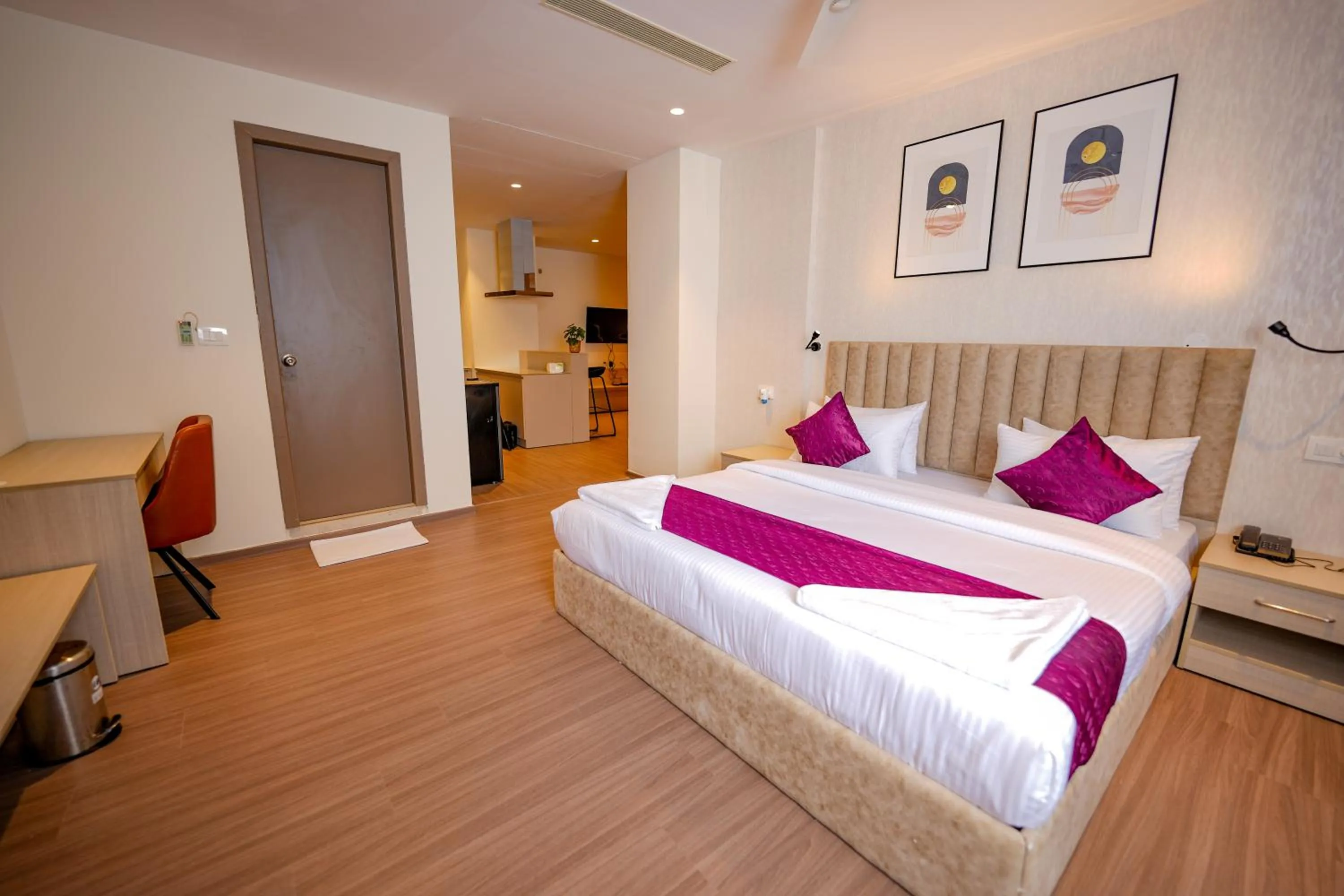 Photo of the whole room, Bed in Casa Hotel & Suites, Gachibowli, Hyderabad