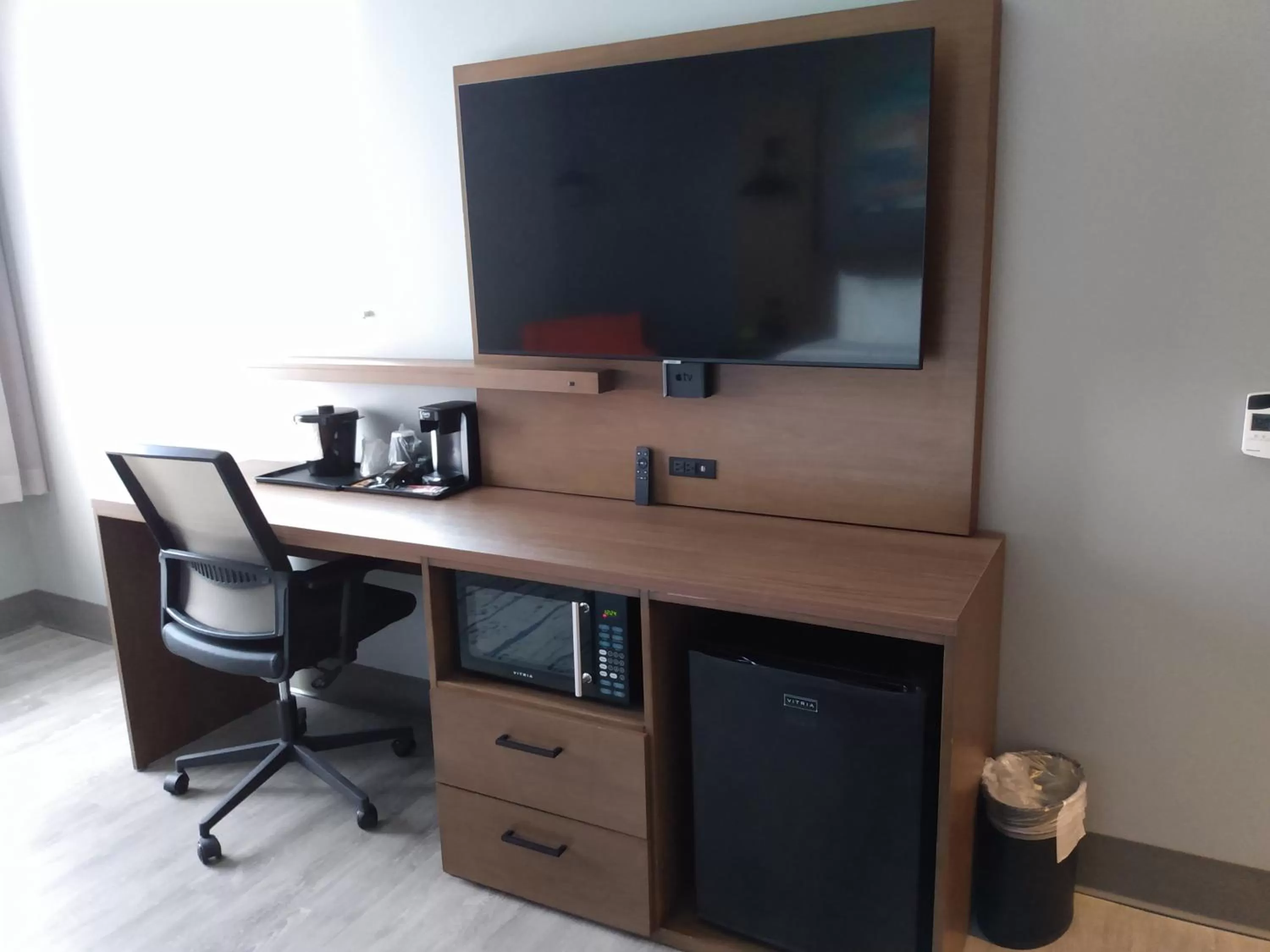 Bedroom in La Quinta Inn & Suites by Wyndham Bardstown