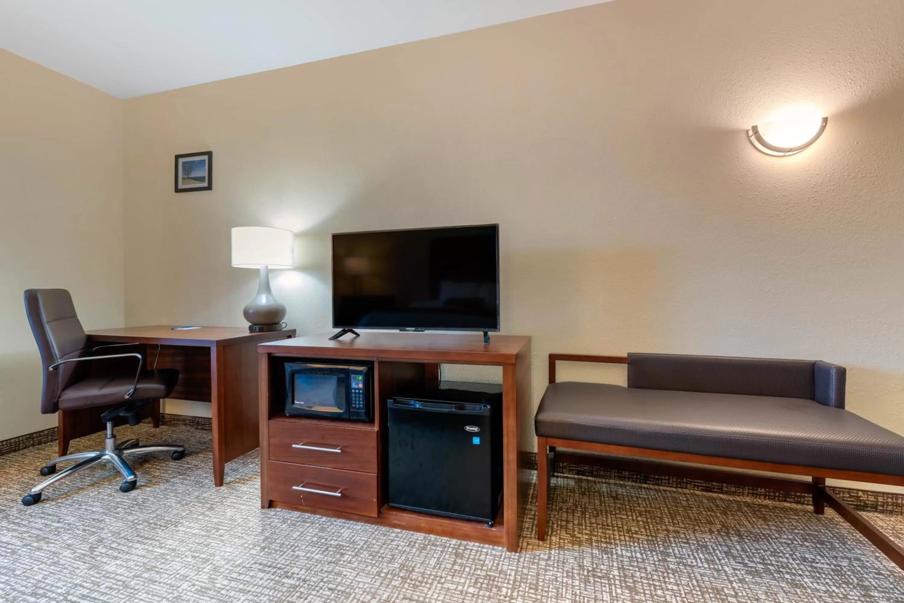 TV and multimedia in Comfort Inn & Suites Michigan City South