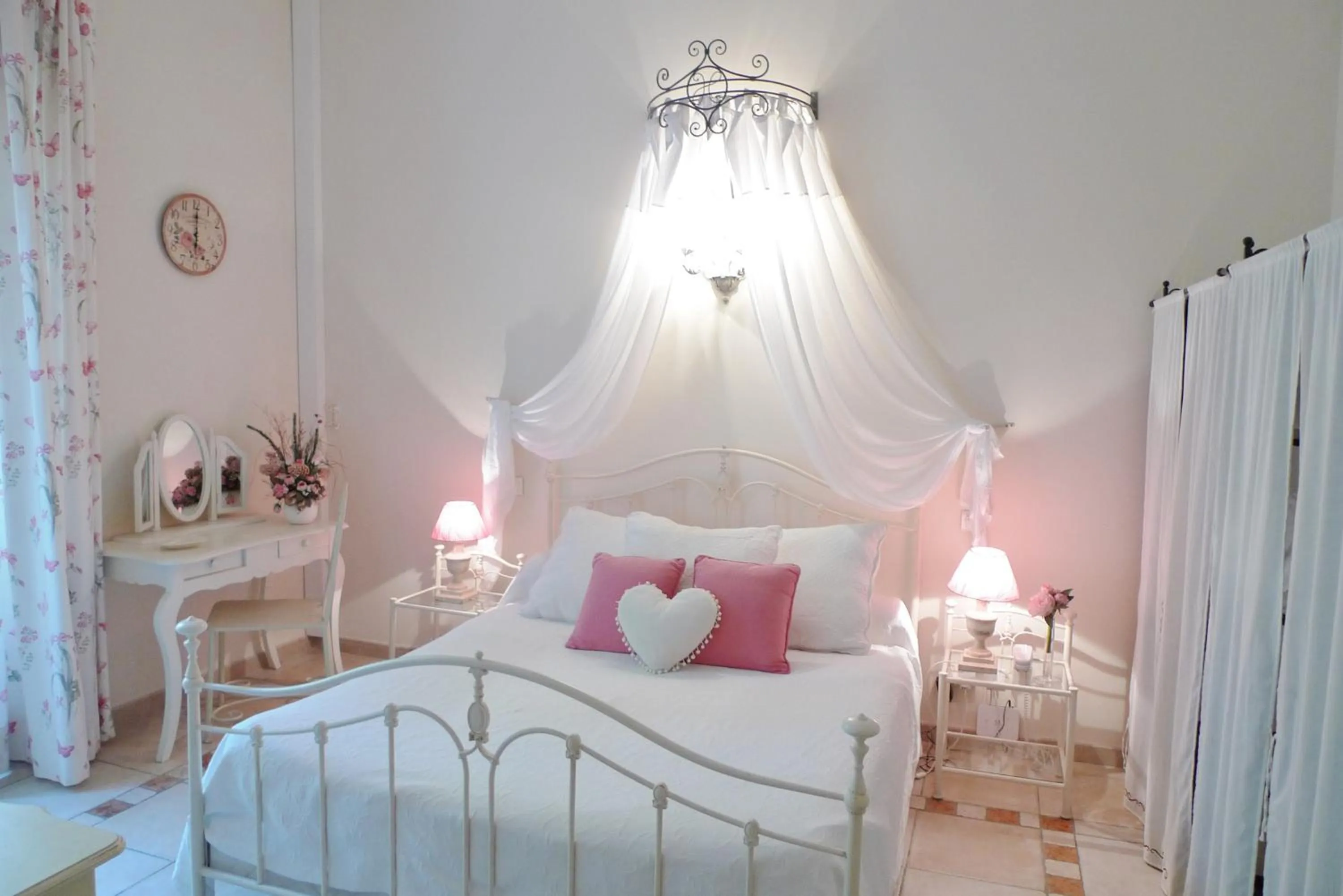 Photo of the whole room, Bed in Hôtel l'Orangeraie