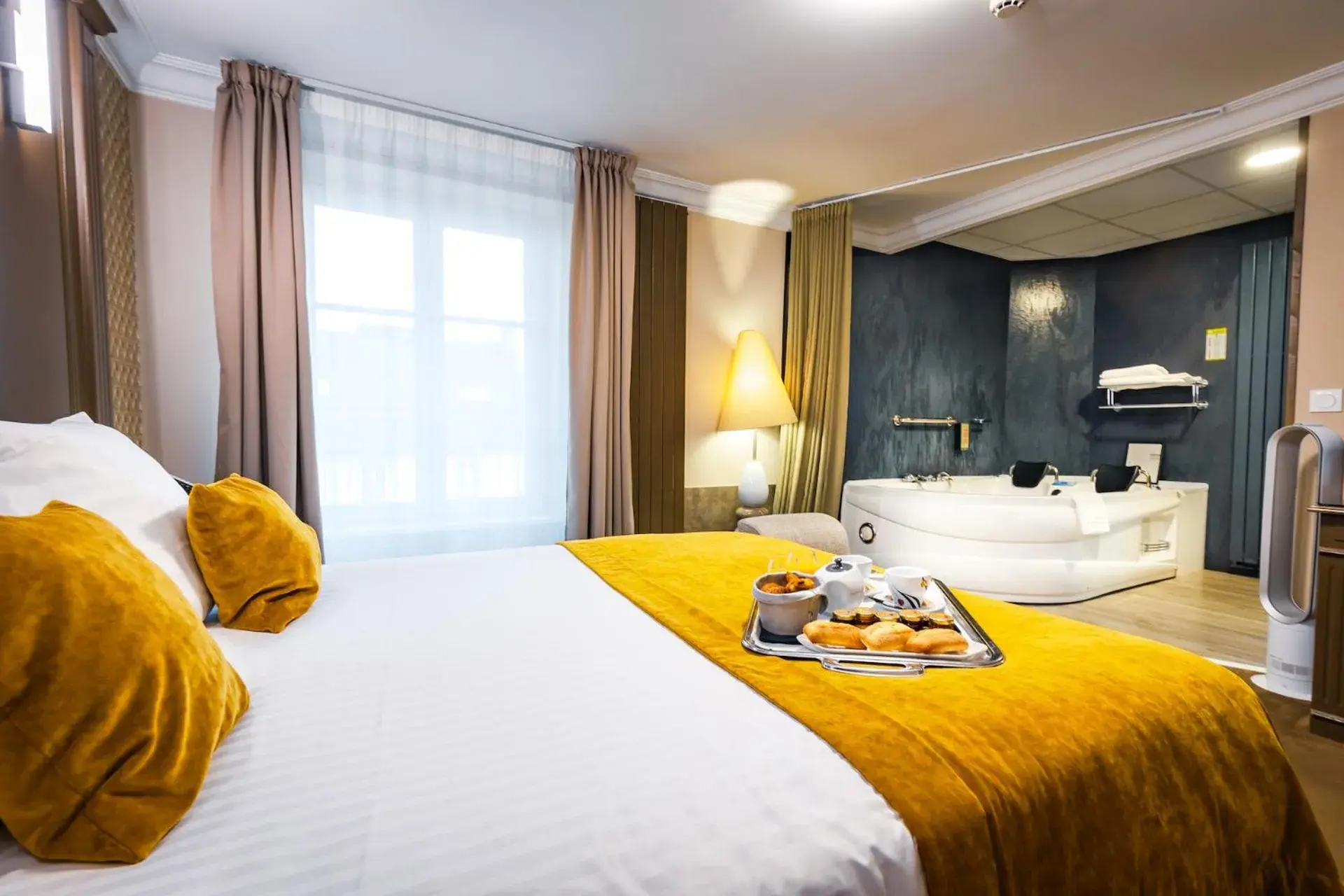 Suite Junior balneo in Grand Hôtel du Luxembourg & Spa Suite Junior balneo in Grand Hôtel du Luxembourg & Spa