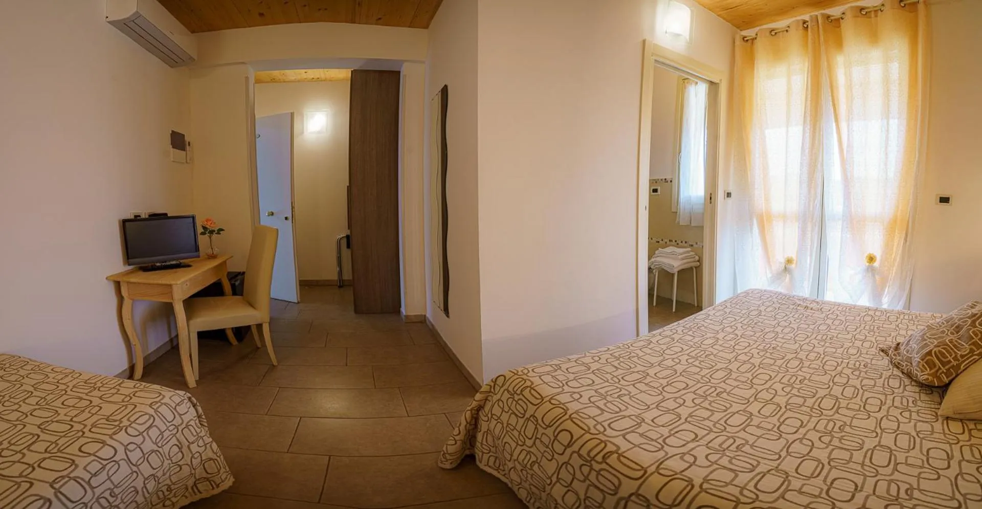 Bedroom, Bed in Albergo La Lampara