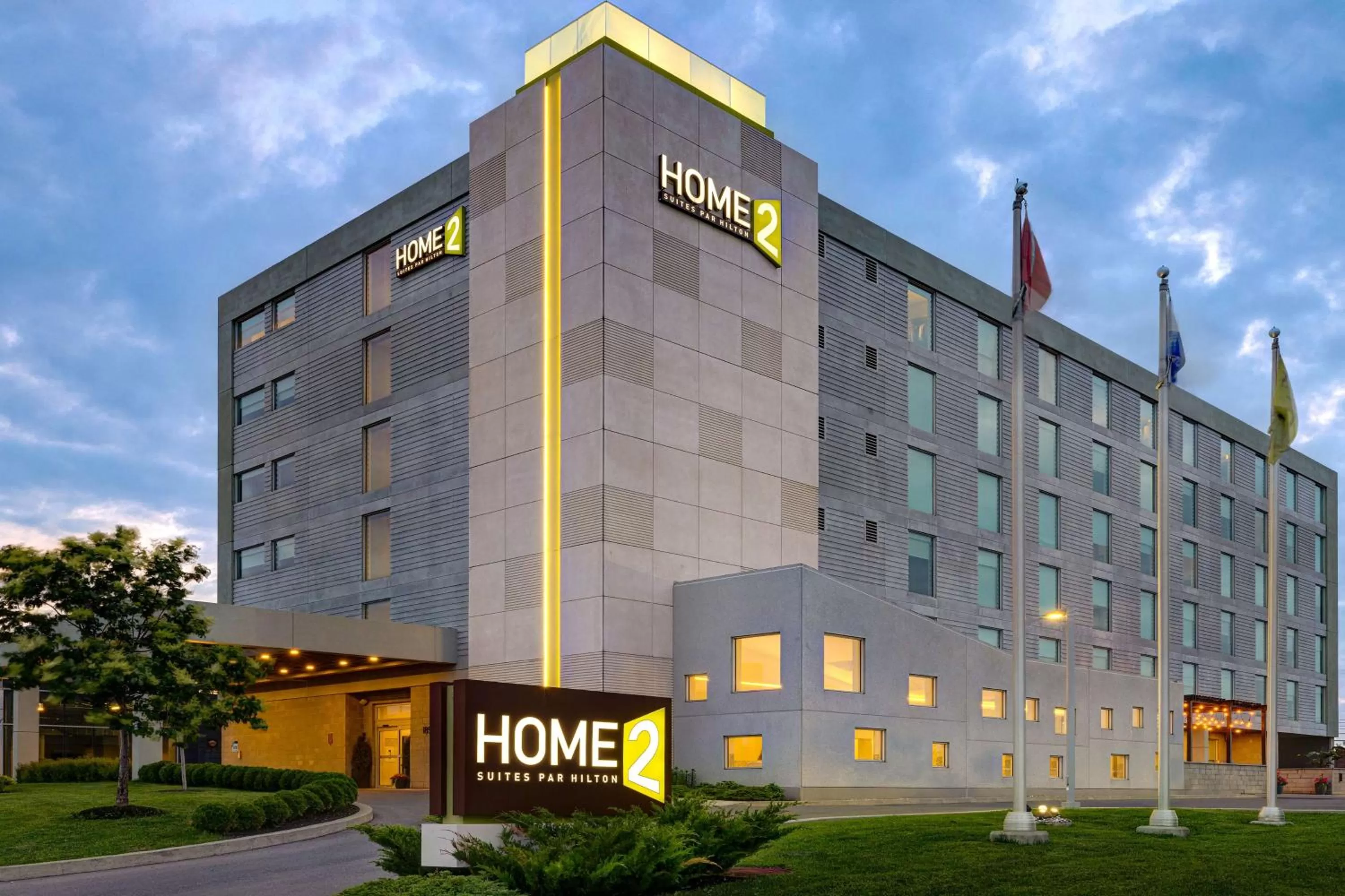 Property building in Home2 Suites By Hilton Montreal Dorval