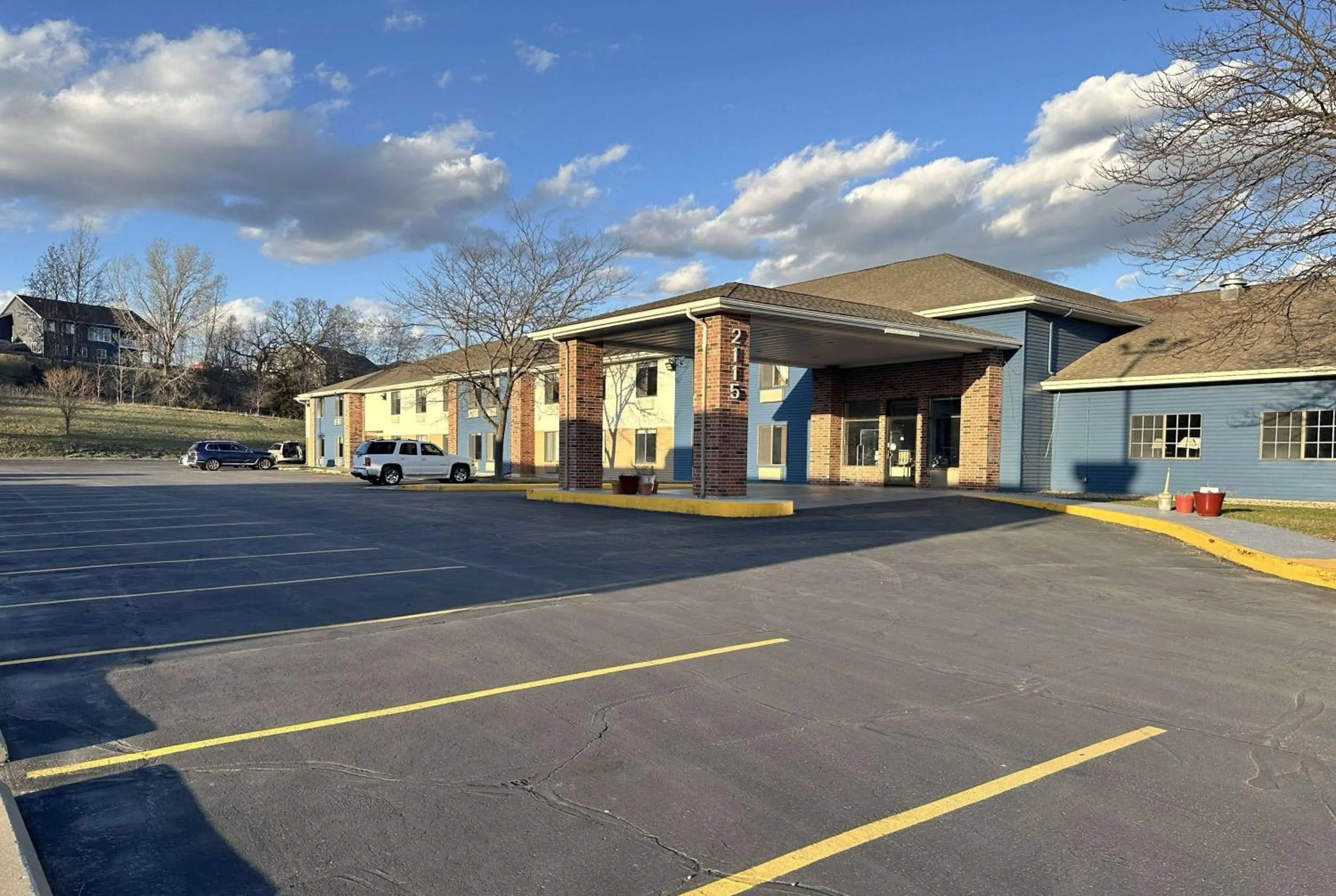 Property Building in Quality Inn Reedsburg
