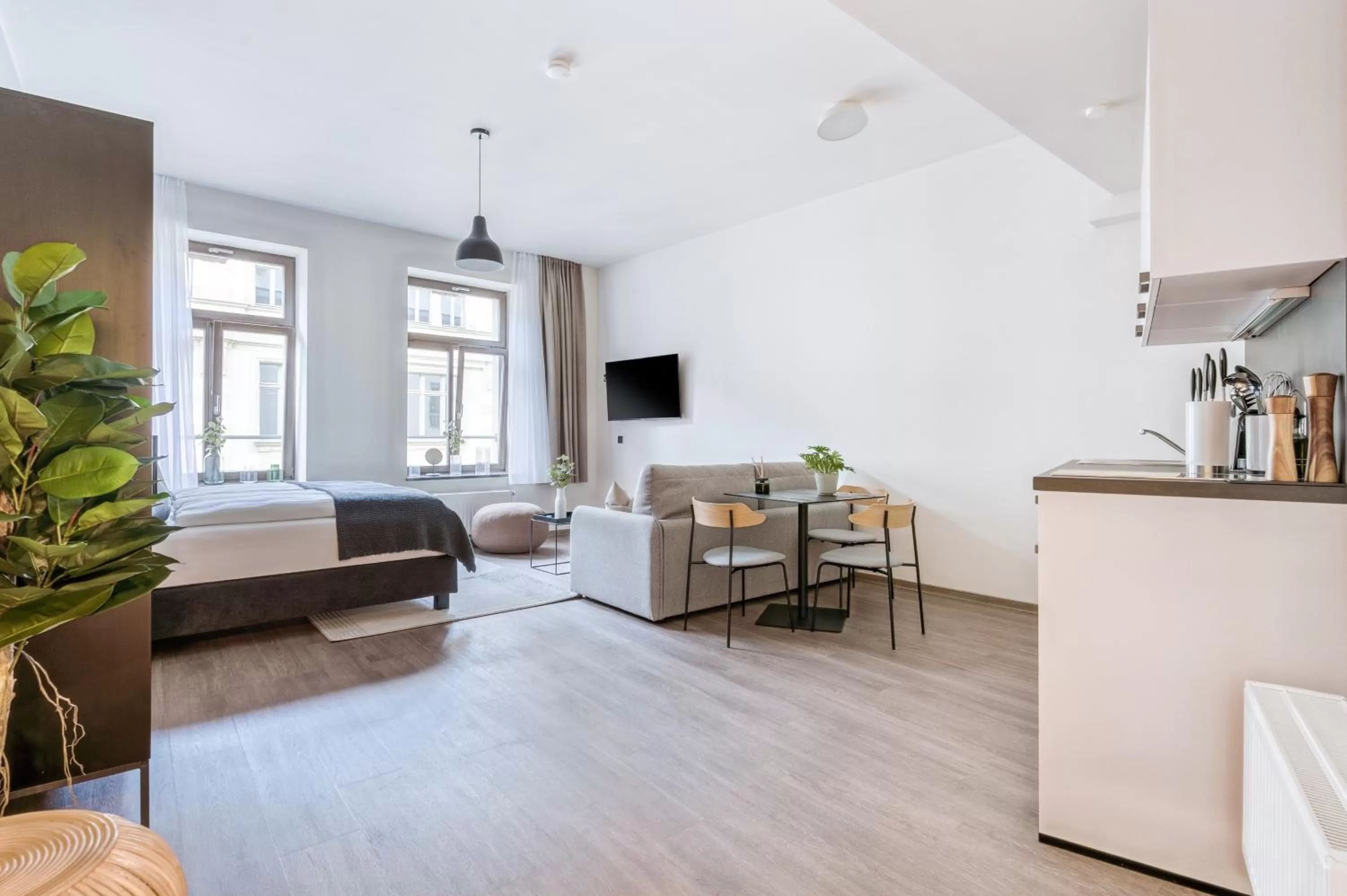 Photo of the whole room in Limehome Leipzig Oelßner's Hof