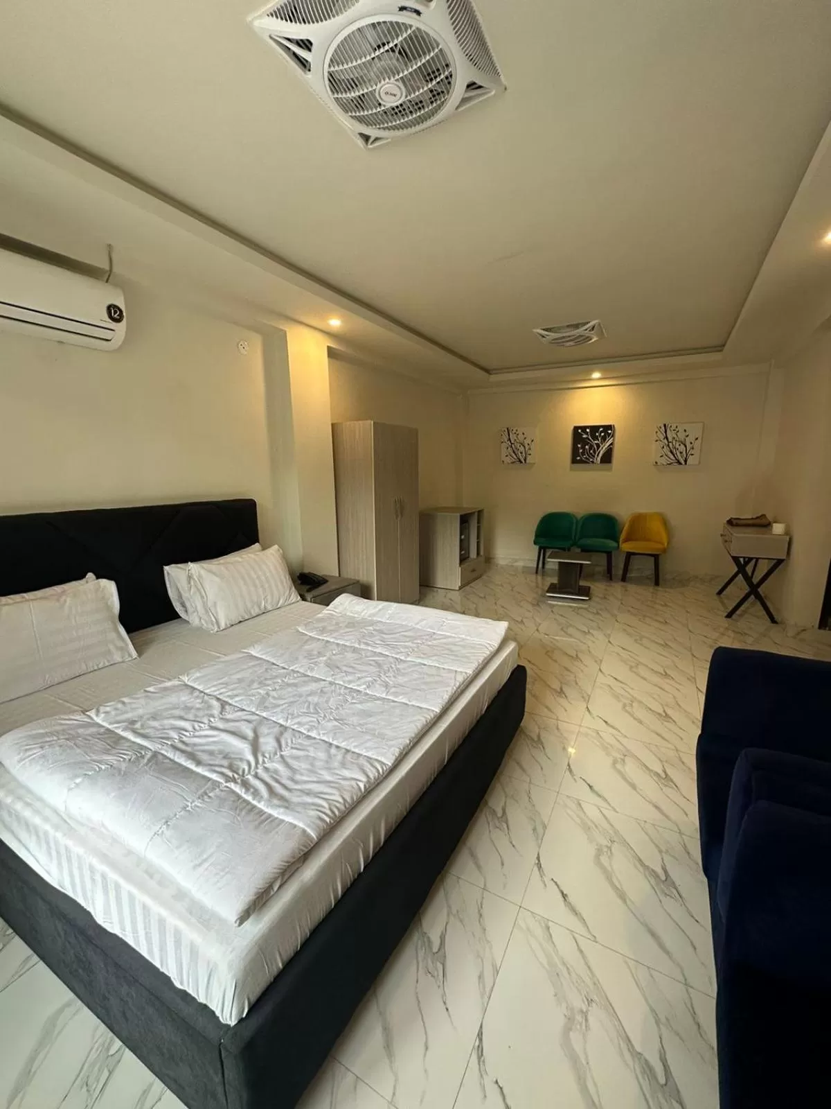 Bed in Hotel La Orilla Muzaffarabad