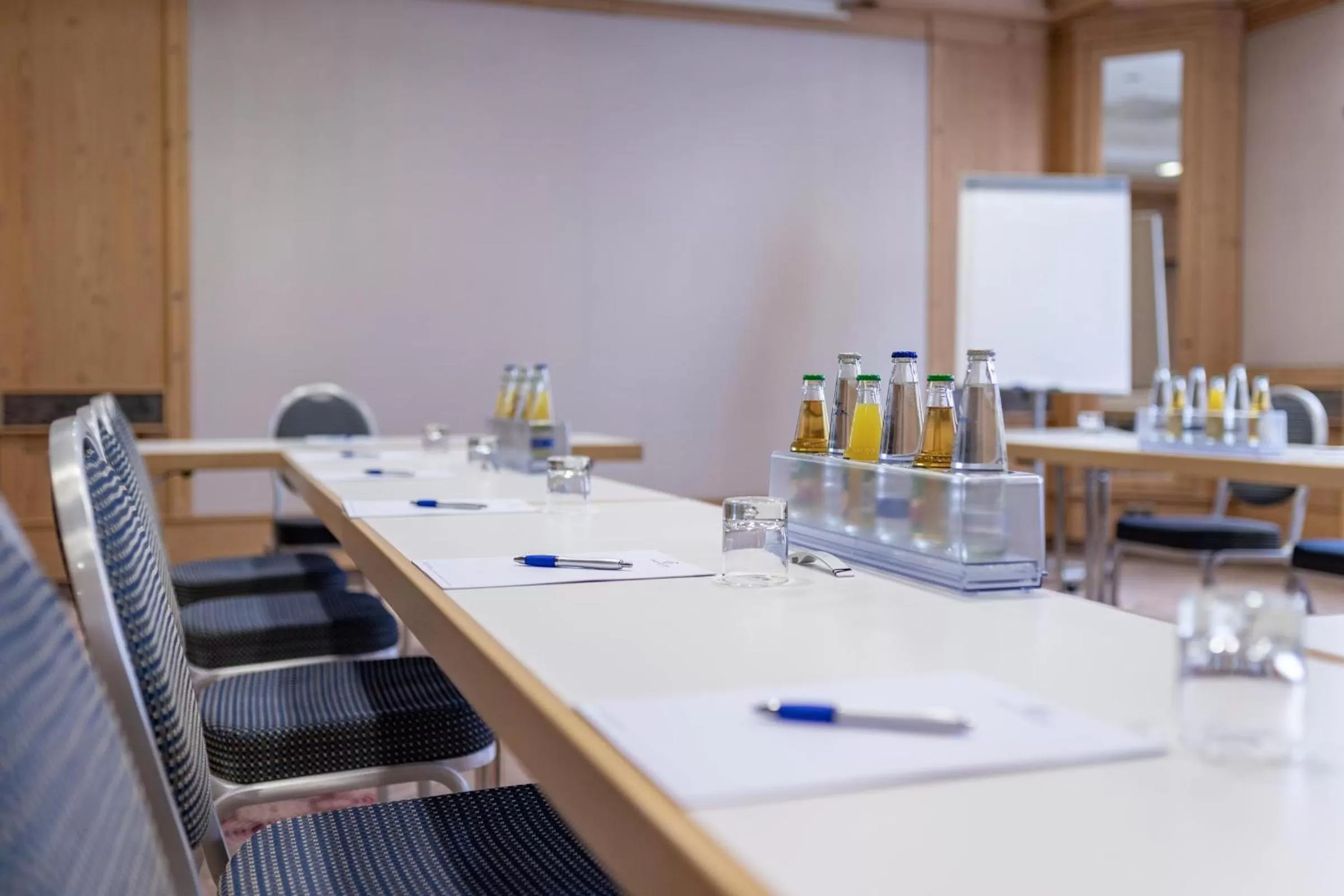 Meeting/conference room in Atomis Hotel Munich Airport by Mercure