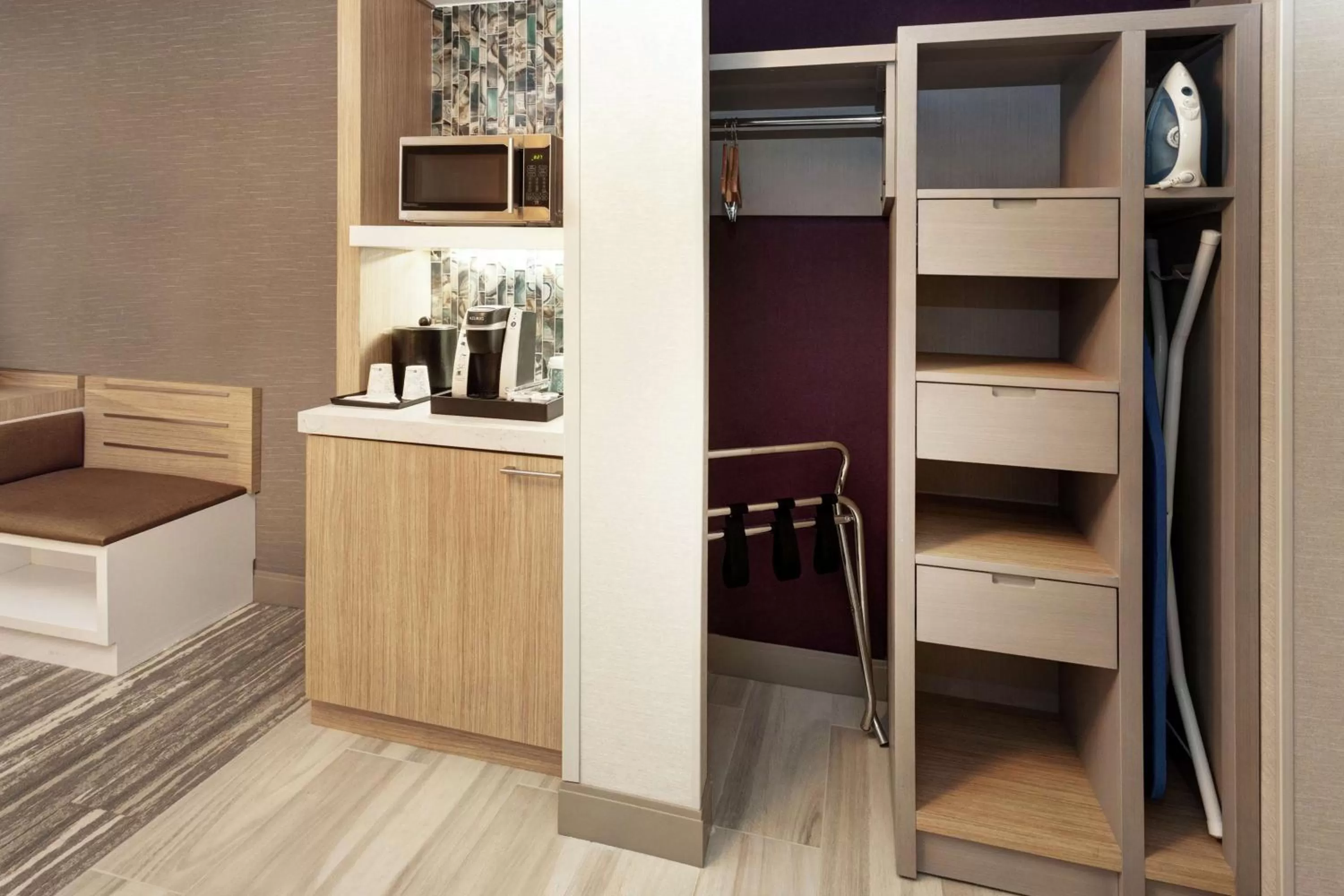 King Room - Disability Access with Roll-In Shower in Hilton Garden Inn Evanston