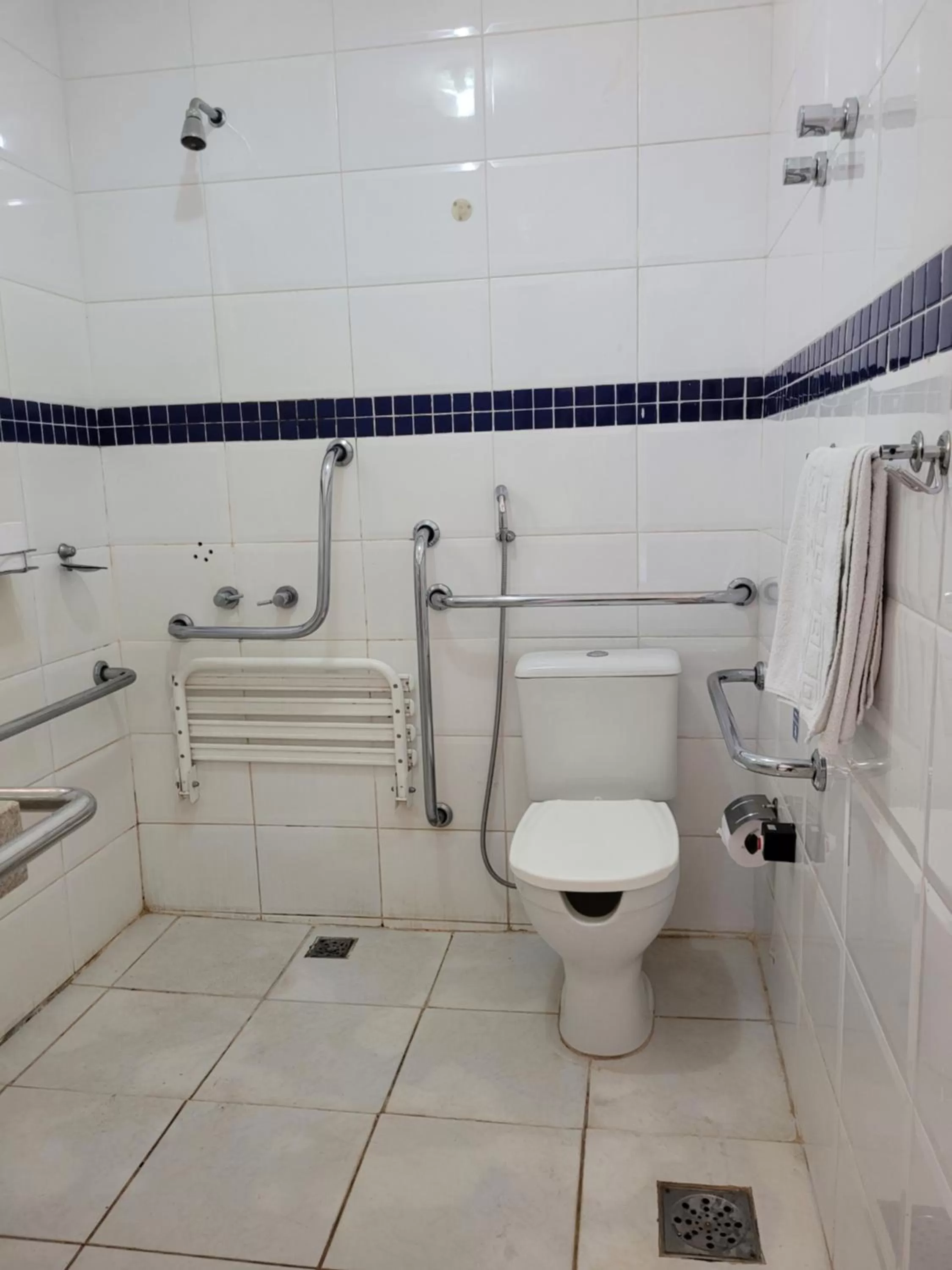 Shower in Hotel El Pilar by Bsb Inn