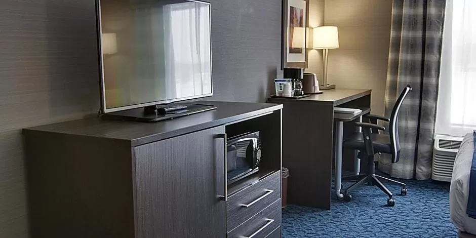 King Room - Hearing Accessible in Holiday Inn Express Sidney, an IHG Hotel