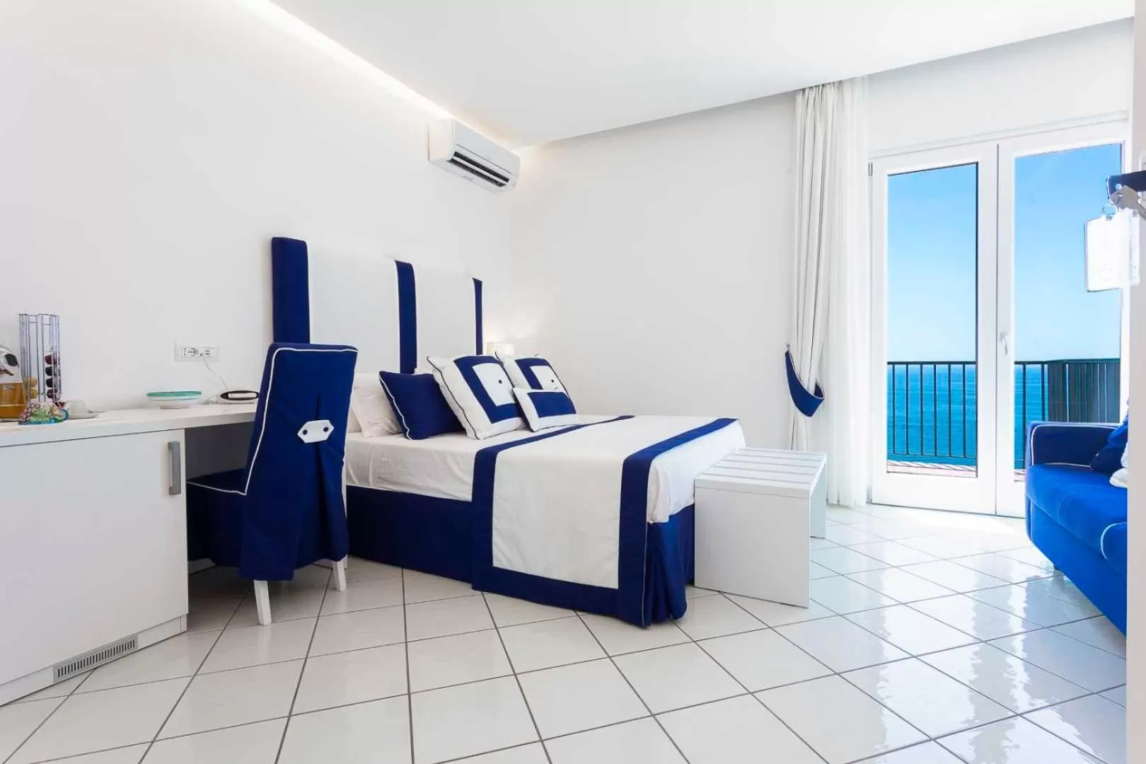 Bed in Hotel Bristol