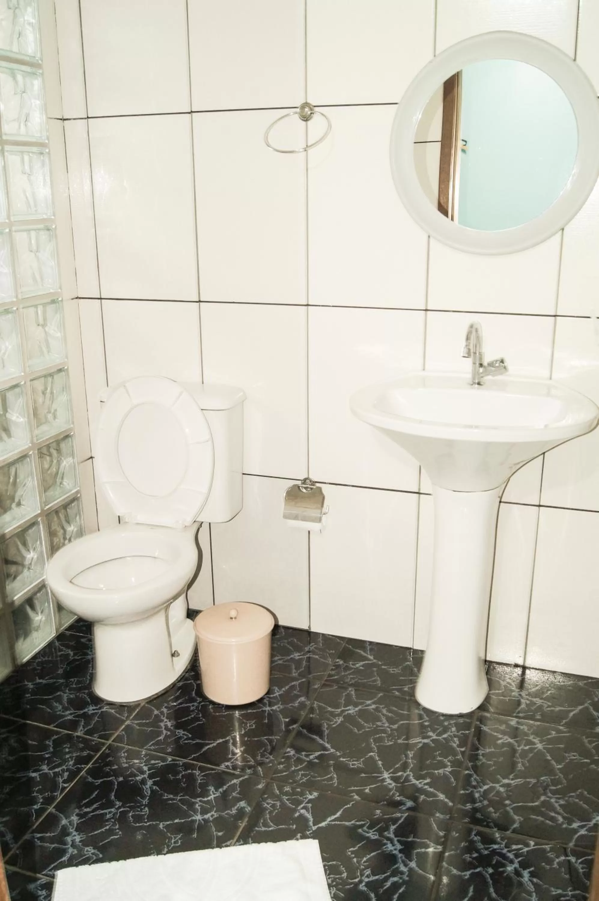 Bathroom in Cumbipar King Hotel