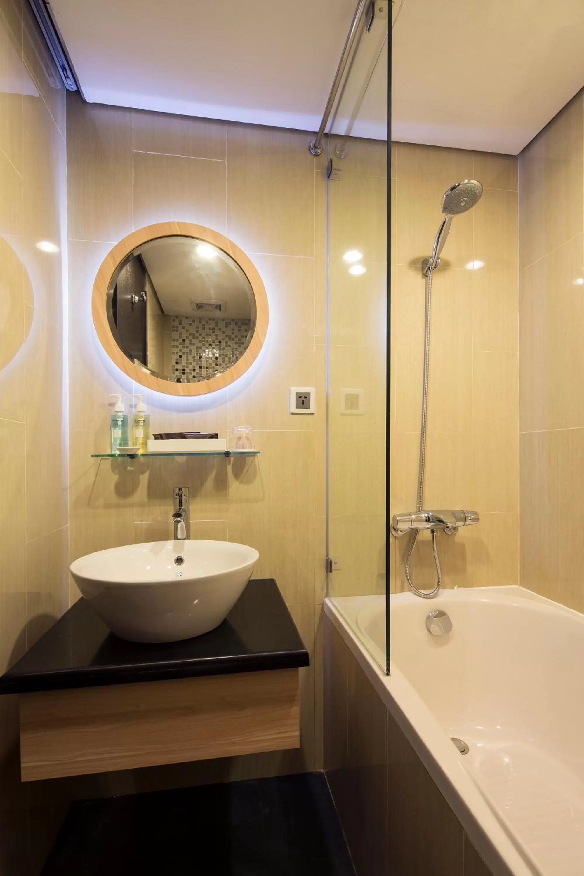 Shower in Kuretake Inn Kim Ma 132