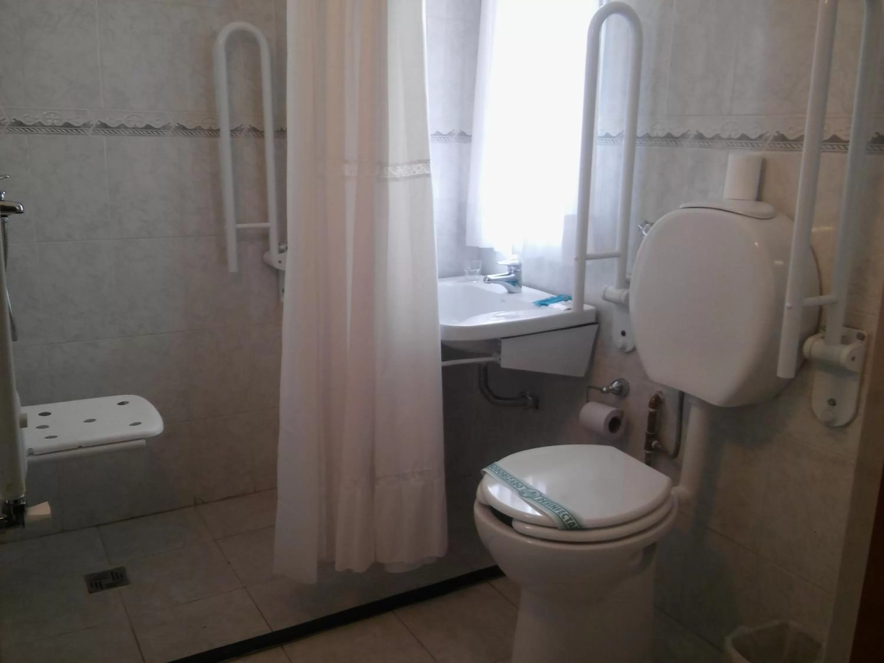 Bathroom in Hotel El Cortijo