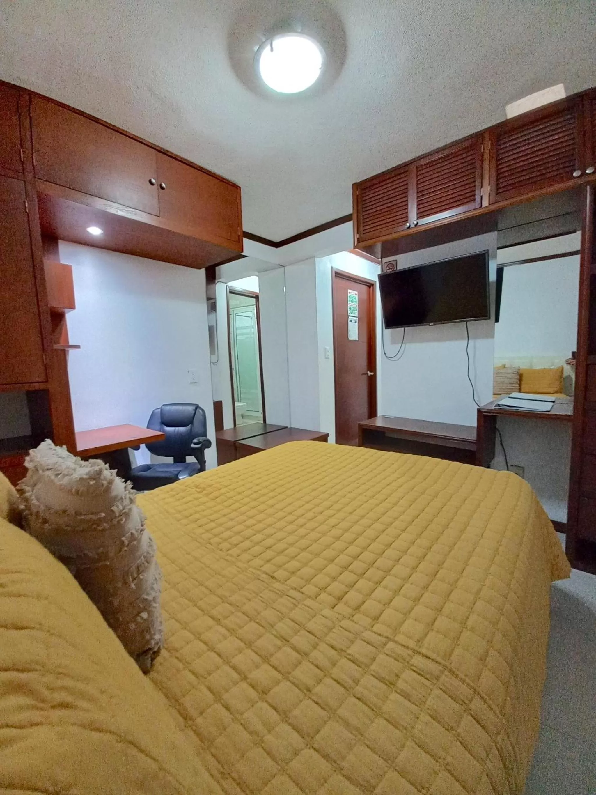 Photo of the whole room, Bed in La Aurora Hotel Like Home