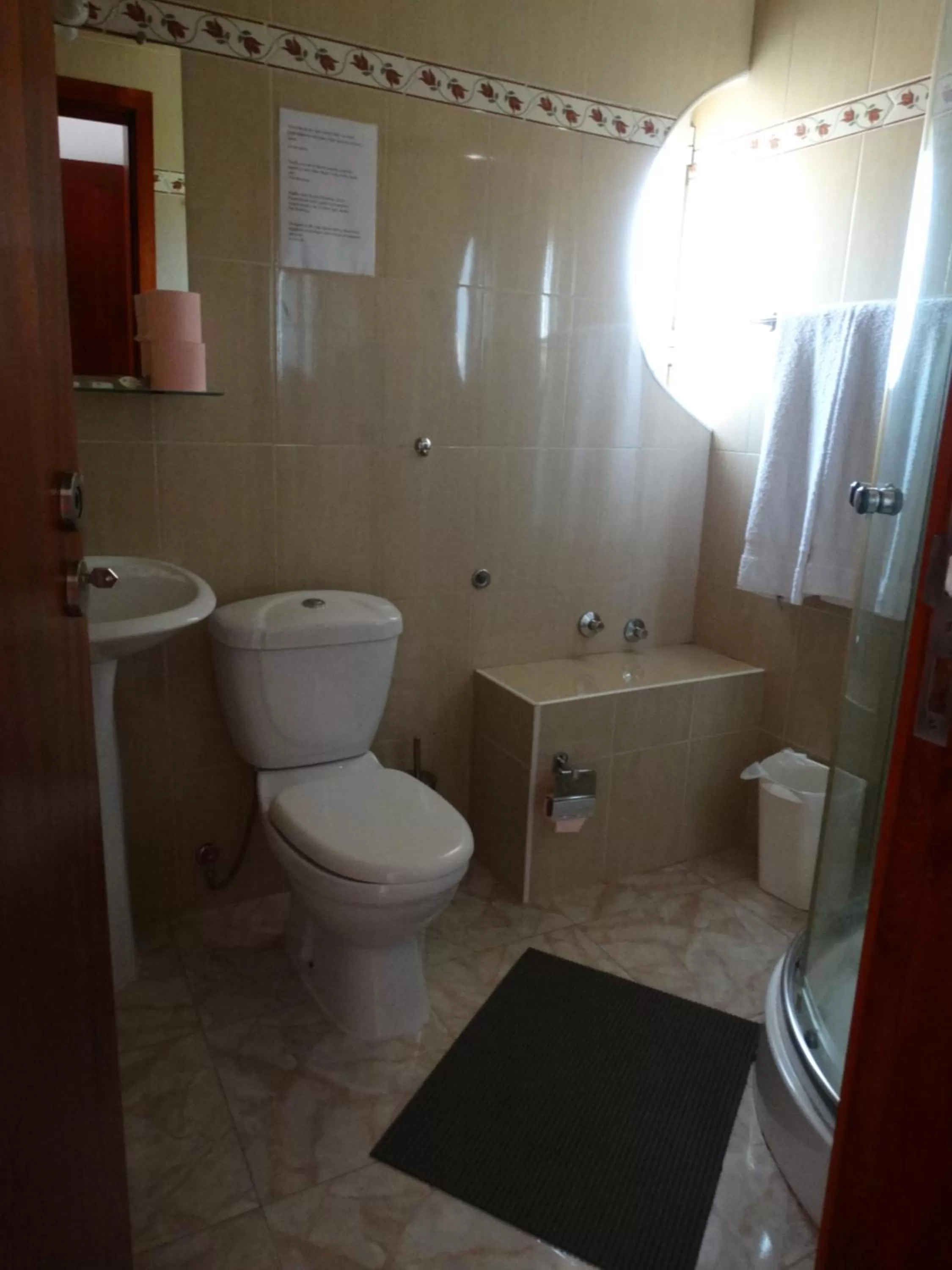 Shower, Bathroom in Yria Residencial