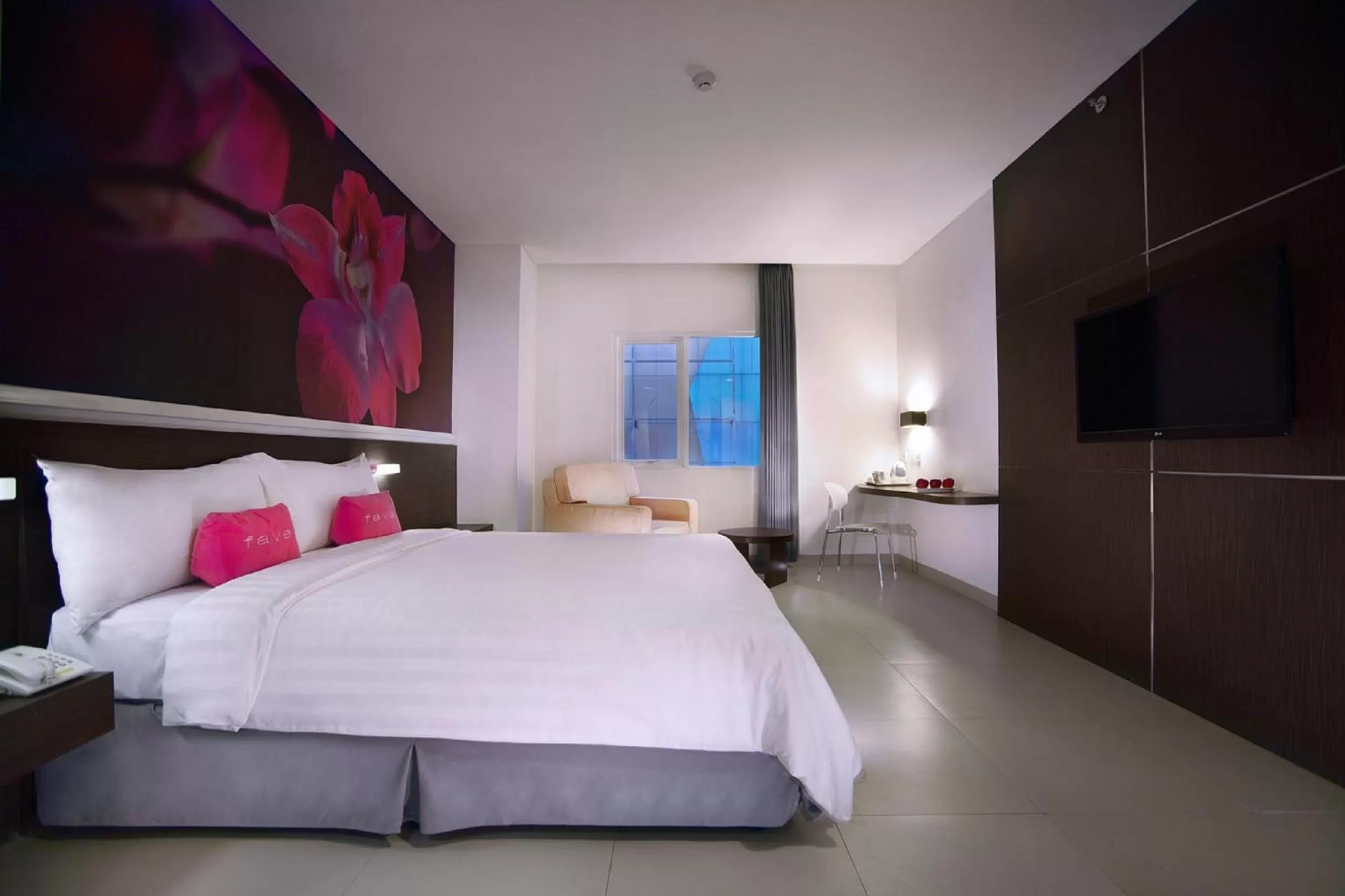 Bedroom, Bed in favehotel Melawai