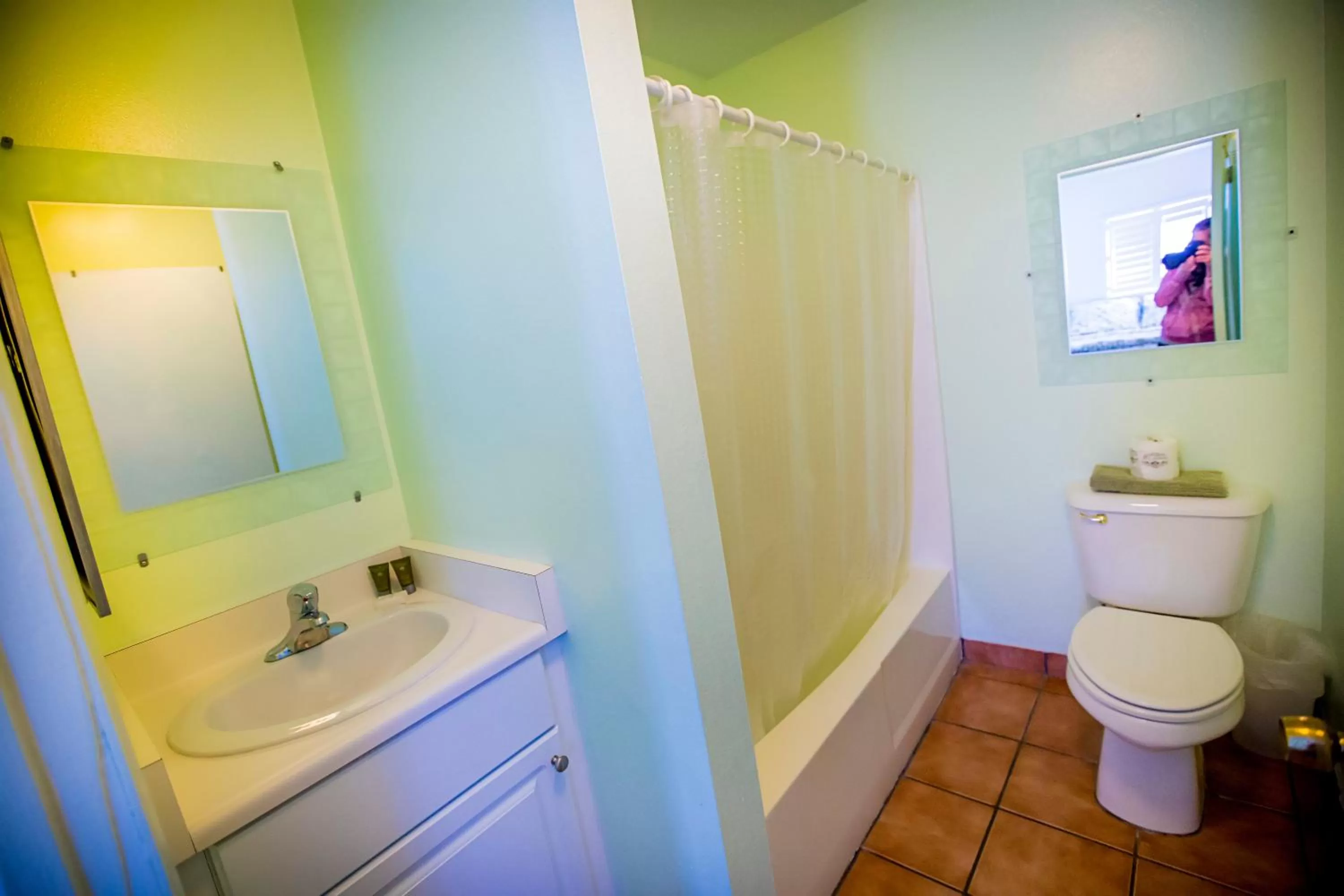 Shower in Leucadia Beach Inn