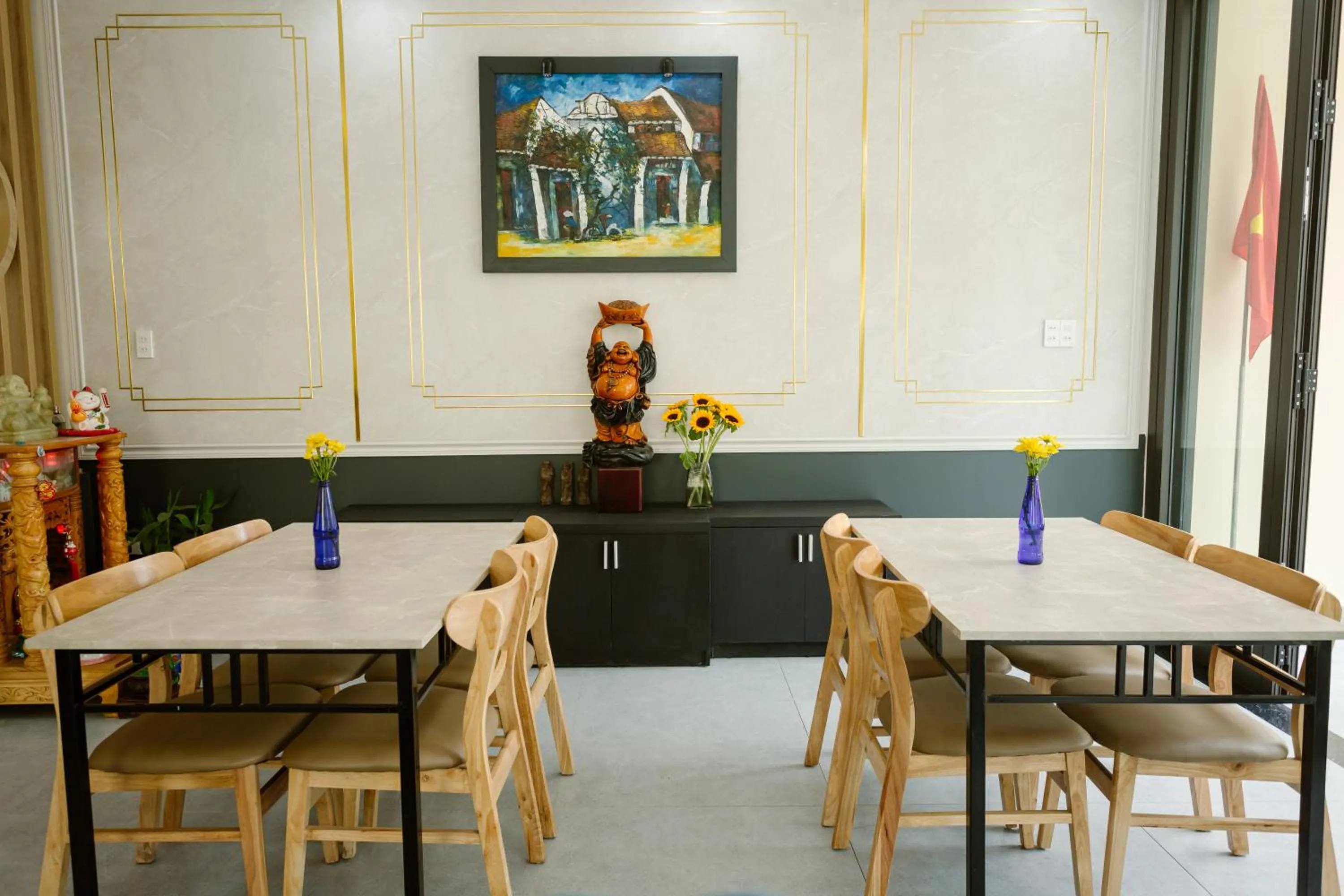 Restaurant/places to eat in Windbell Villa Hoi An