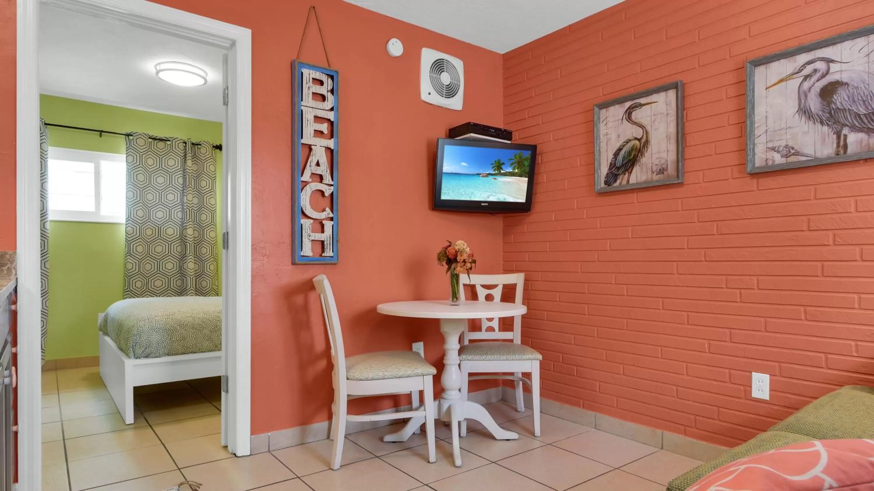Dining area in The Beach House - Treasure Island