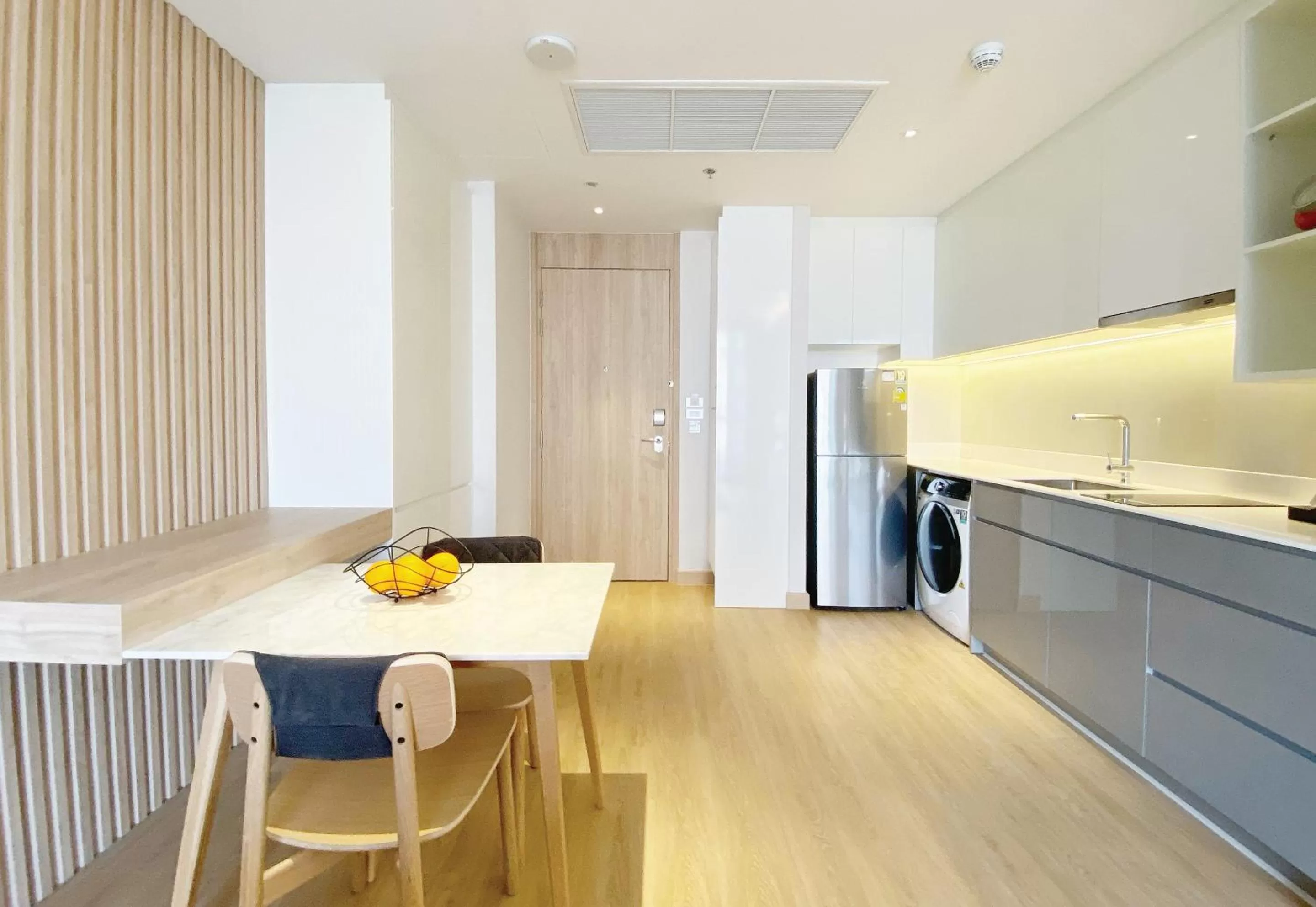 Kitchen or kitchenette in Oakwood Suites Bangkok