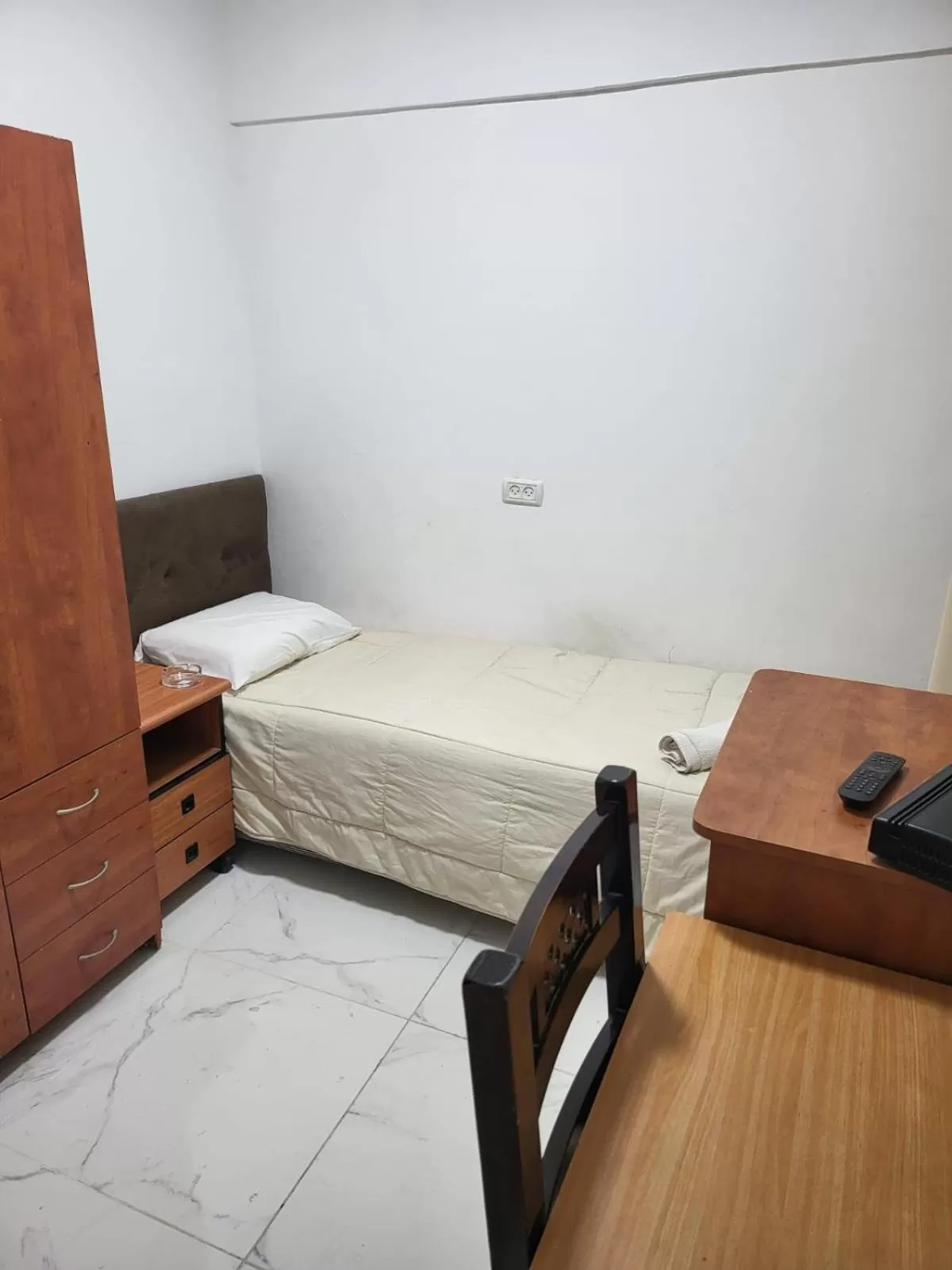 Bedroom, Bed in J-MOTEL