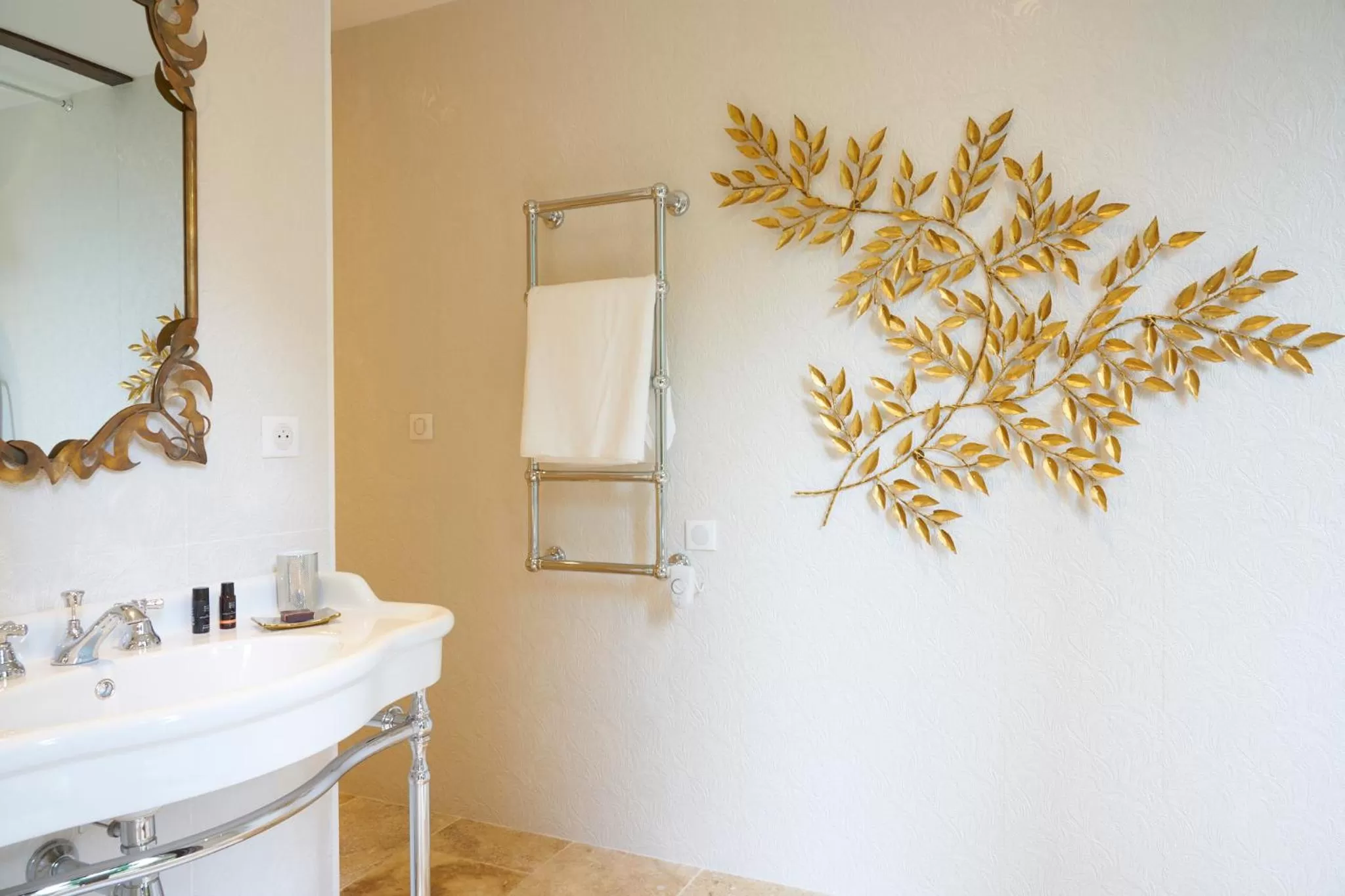 Bathroom in Chateau Pont Saint-Martin