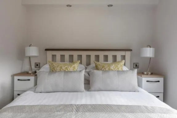 Bedroom, Bed in The Gamekeeper's Inn