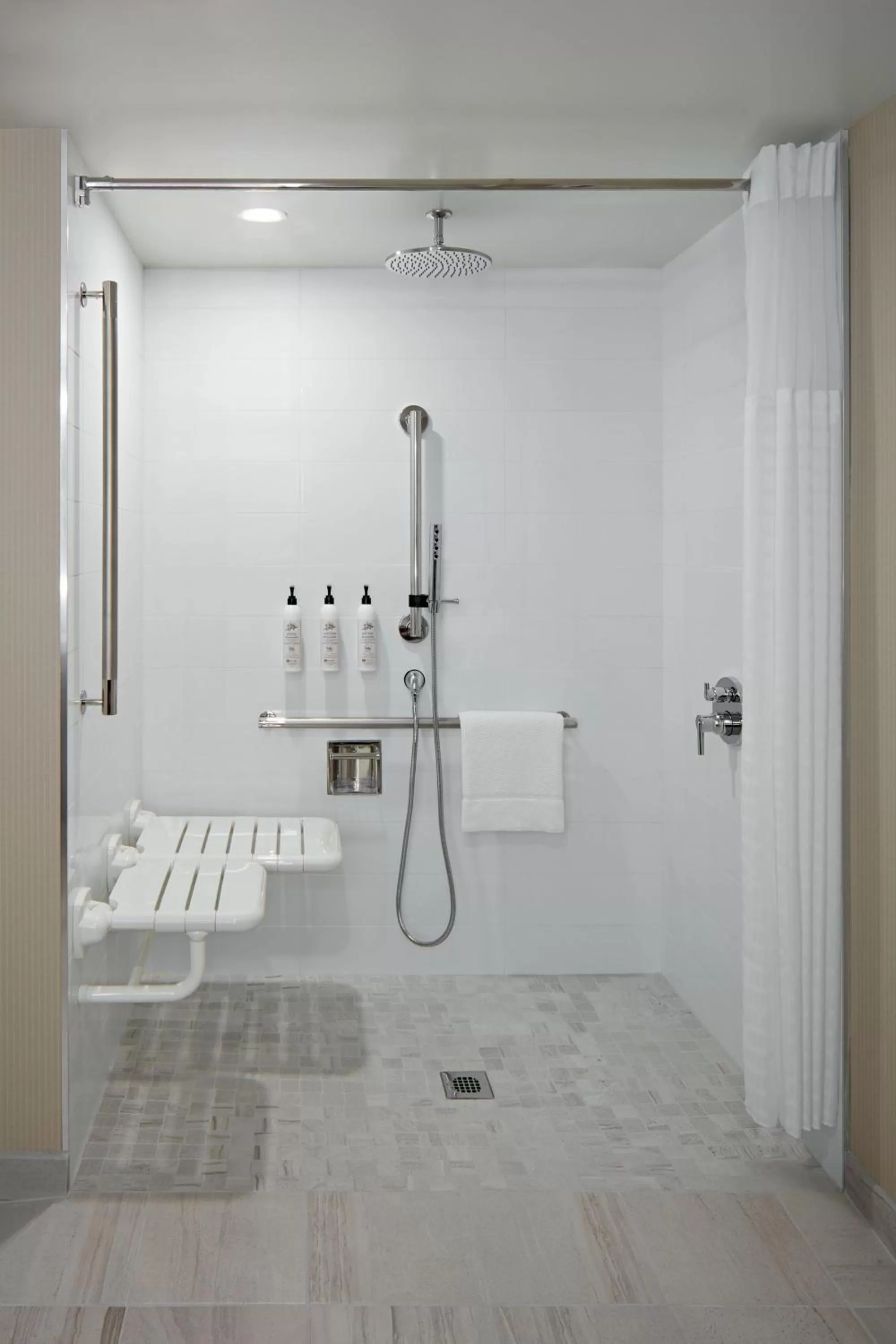 Photo of the whole room in Delta Hotels Calgary Airport In-Terminal