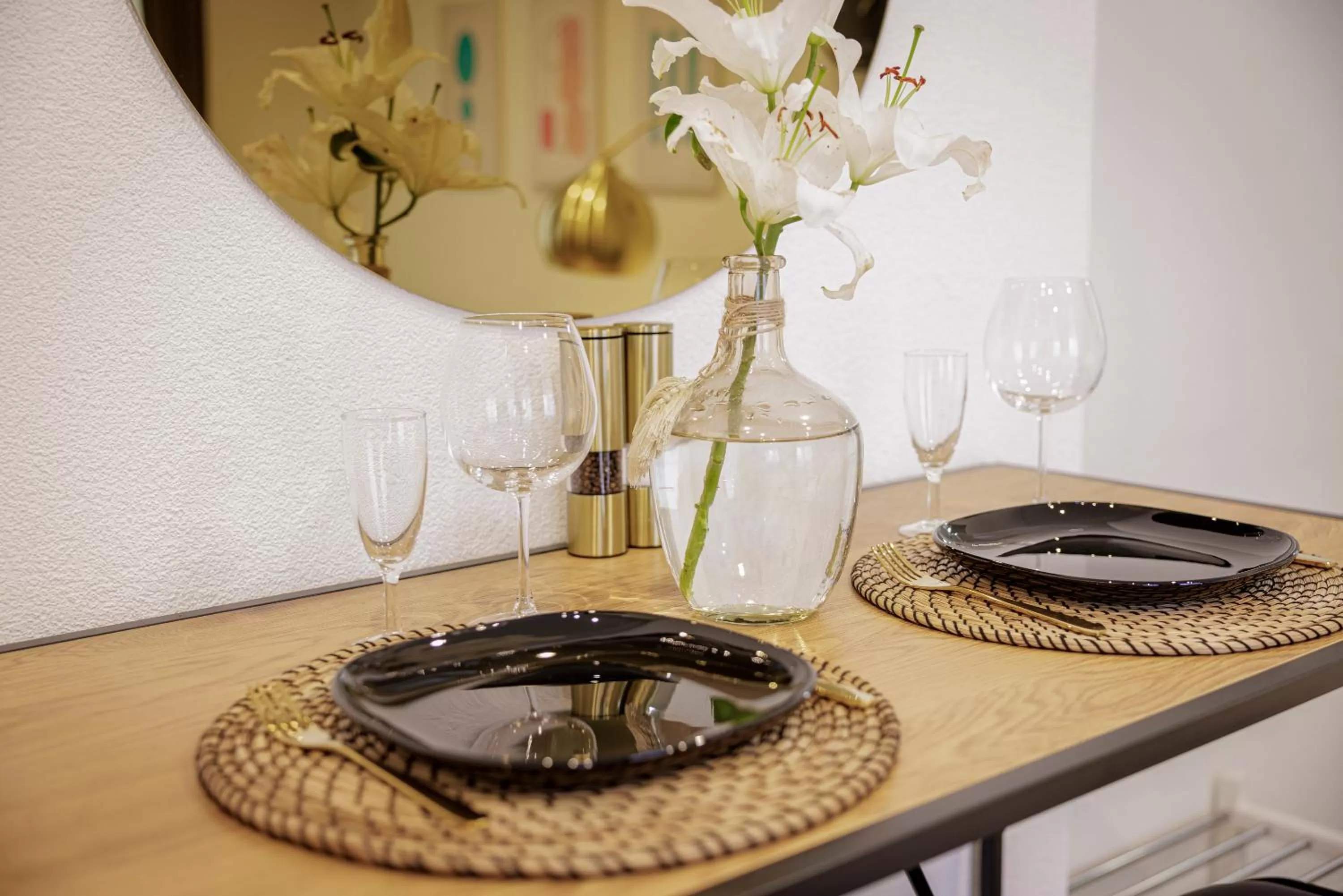 Dining area in VISIMO Apartments St Georgen-Strasse St Gallen - Design City Nature