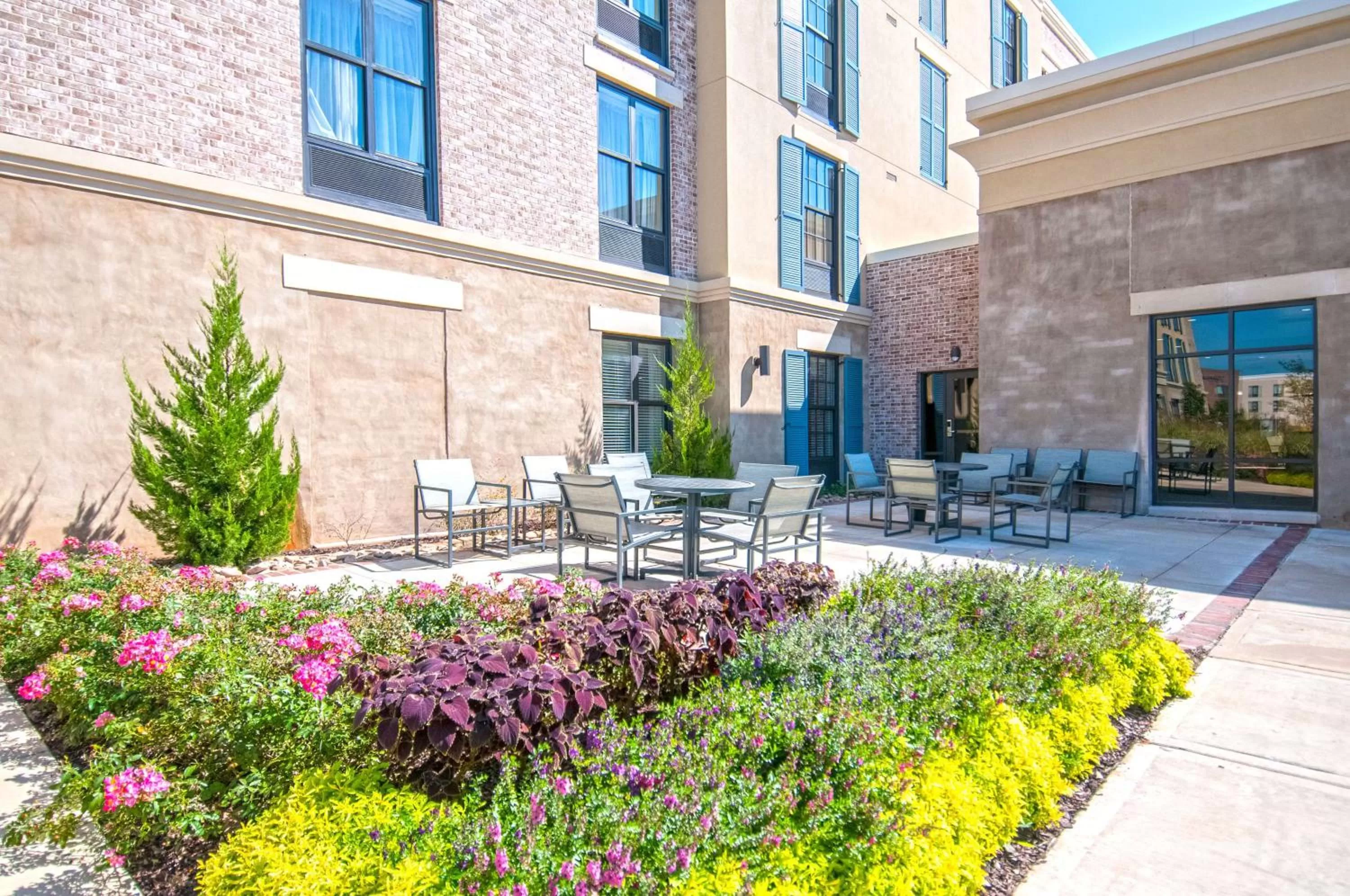 Patio in Hampton Inn & Suites Ridgeland