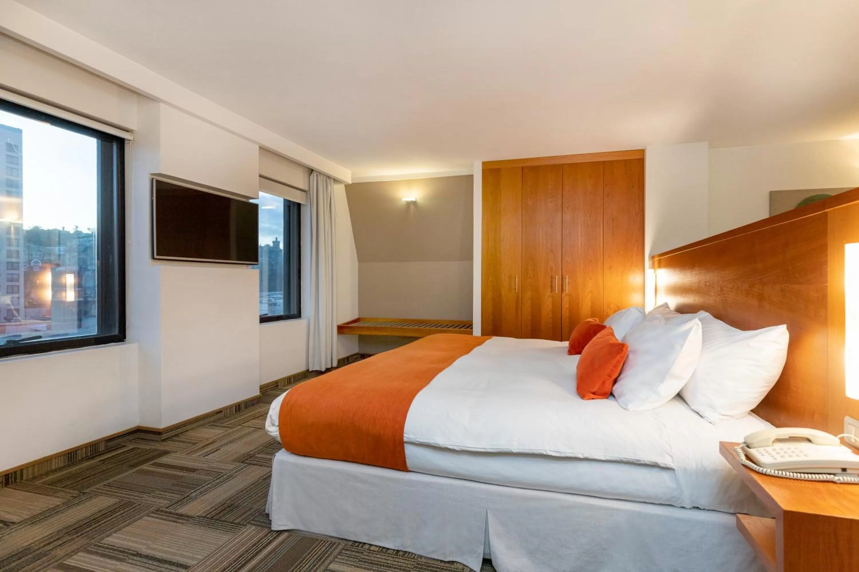 Bedroom, Bed in Best Western Marina del Rey