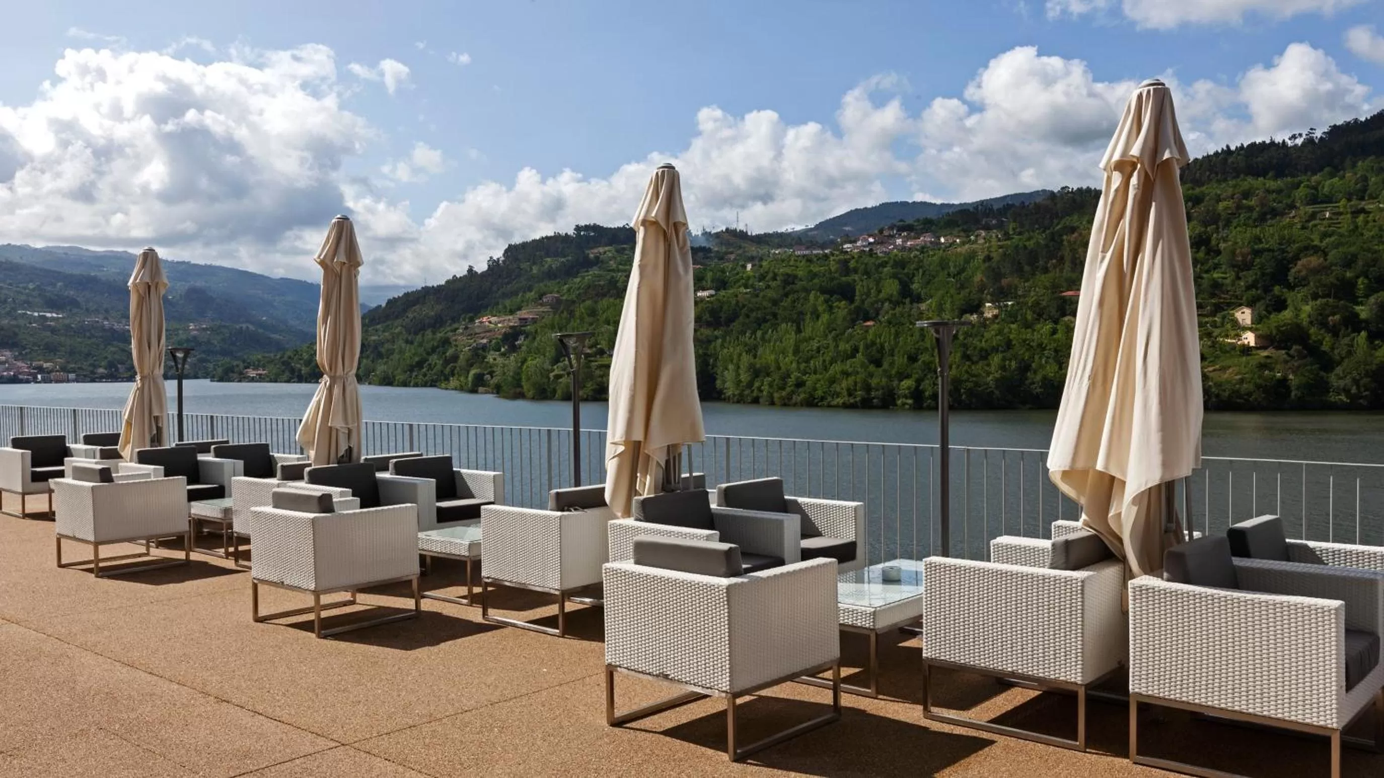 Lounge or bar in Douro Royal Valley Hotel & Spa