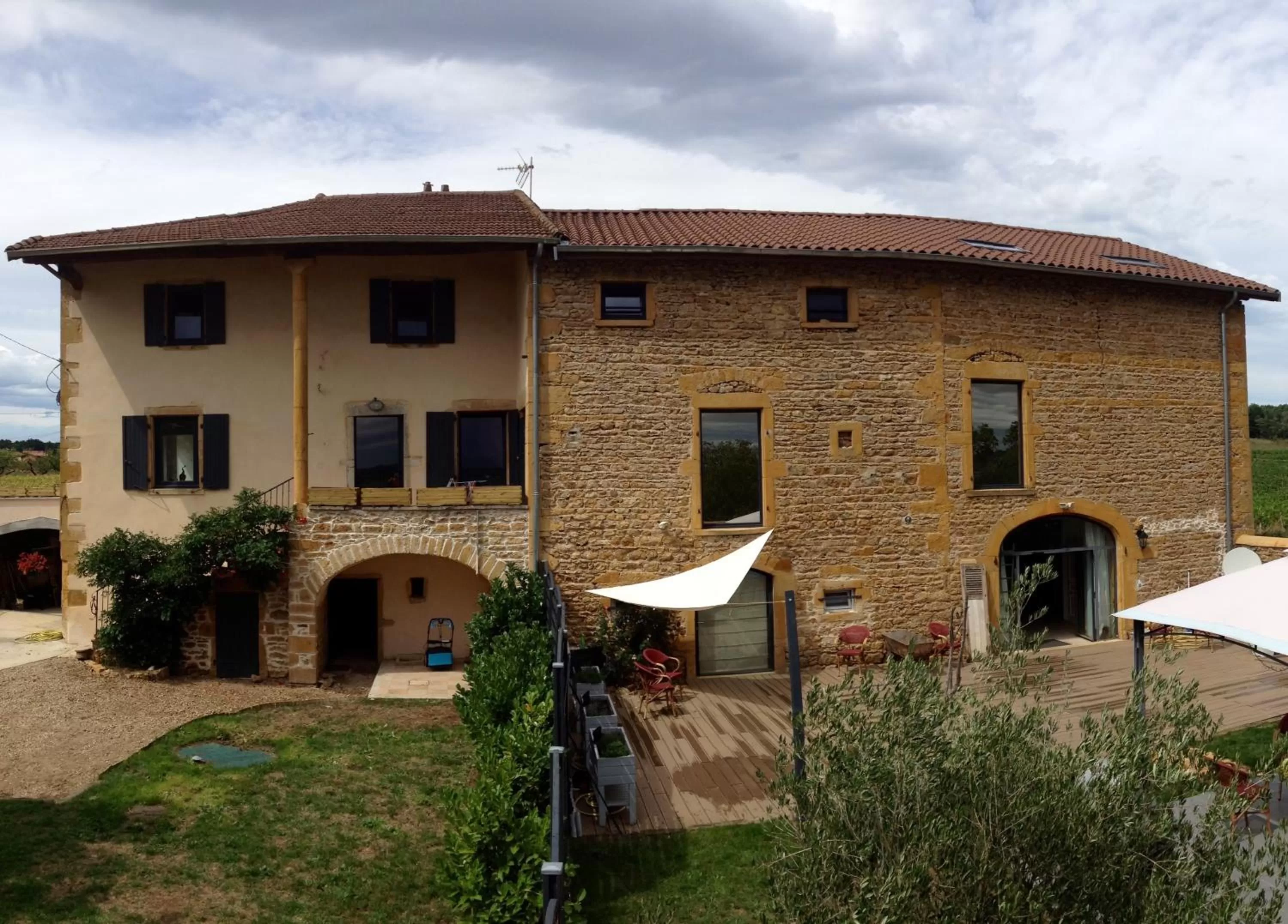 Facade/entrance in Le Clos du Cher en Beaujolais