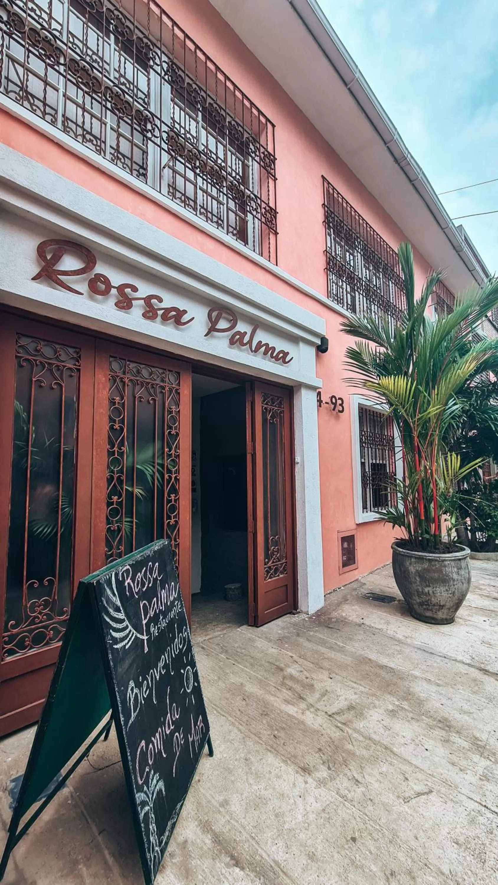 Facade/entrance in Rossa Palma