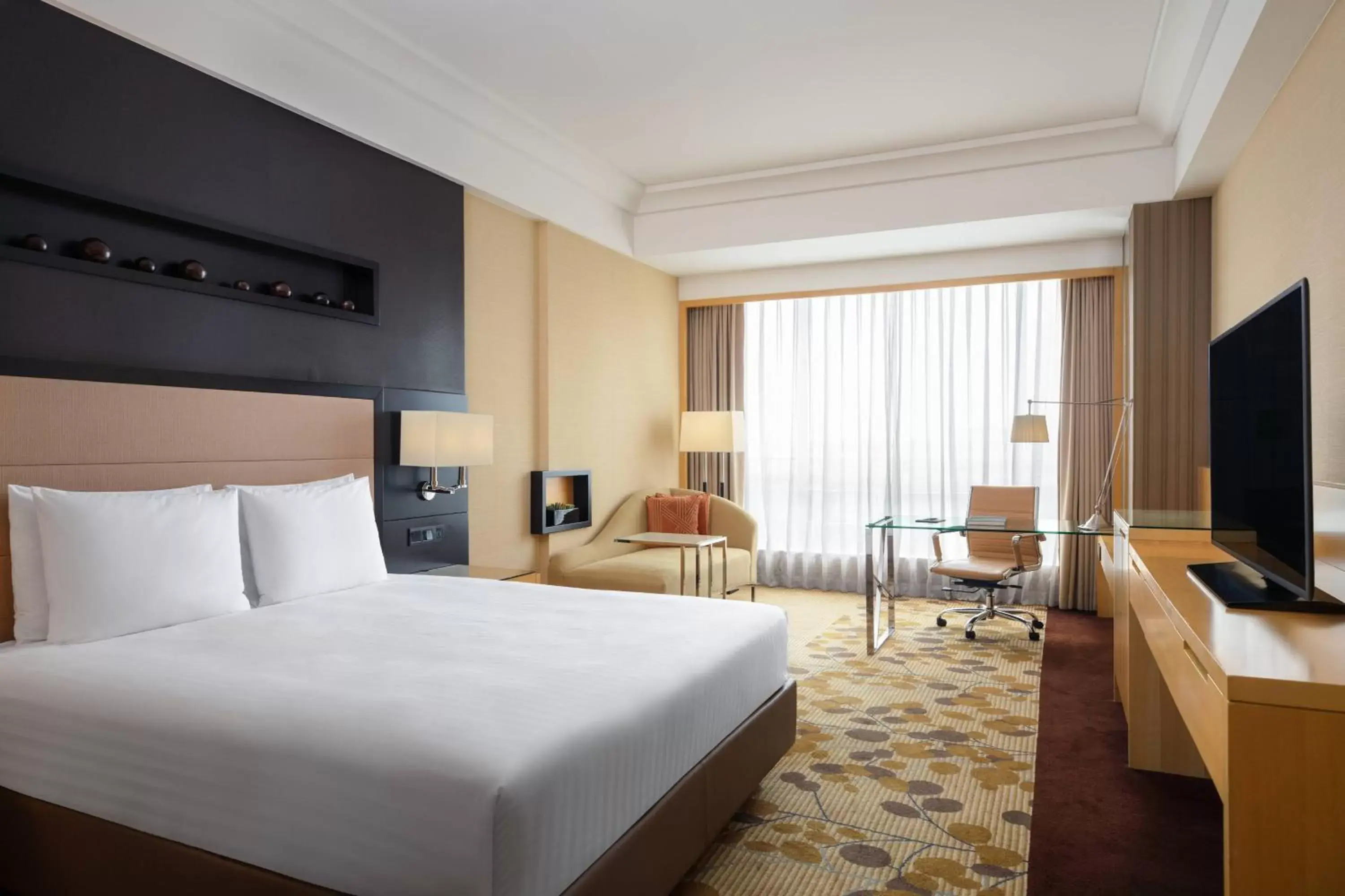 Premier King Room with City View in Courtyard by Marriott Shanghai Central Premier King Room with City View in Courtyard by Marriott Shanghai Central