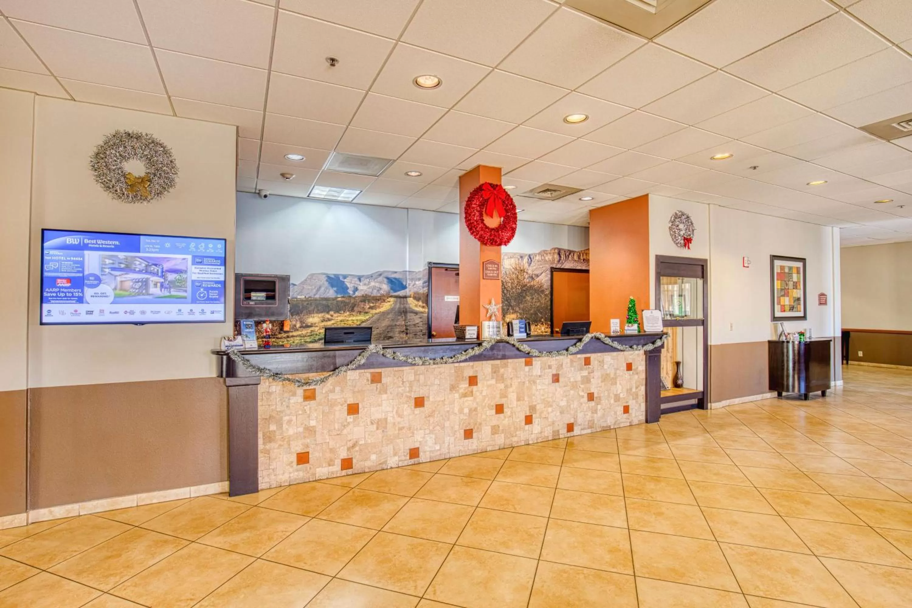 Lobby or reception in Best Western Green Valley Inn