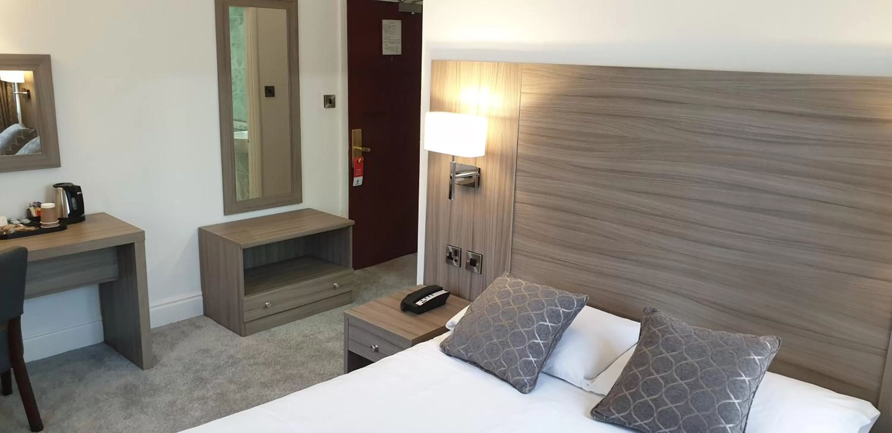 Bedroom, Bed in The Diplomat Hotel Restaurant & Spa