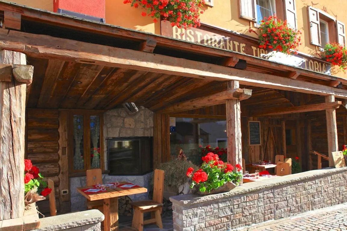 Facade/entrance in Garnì Ladin