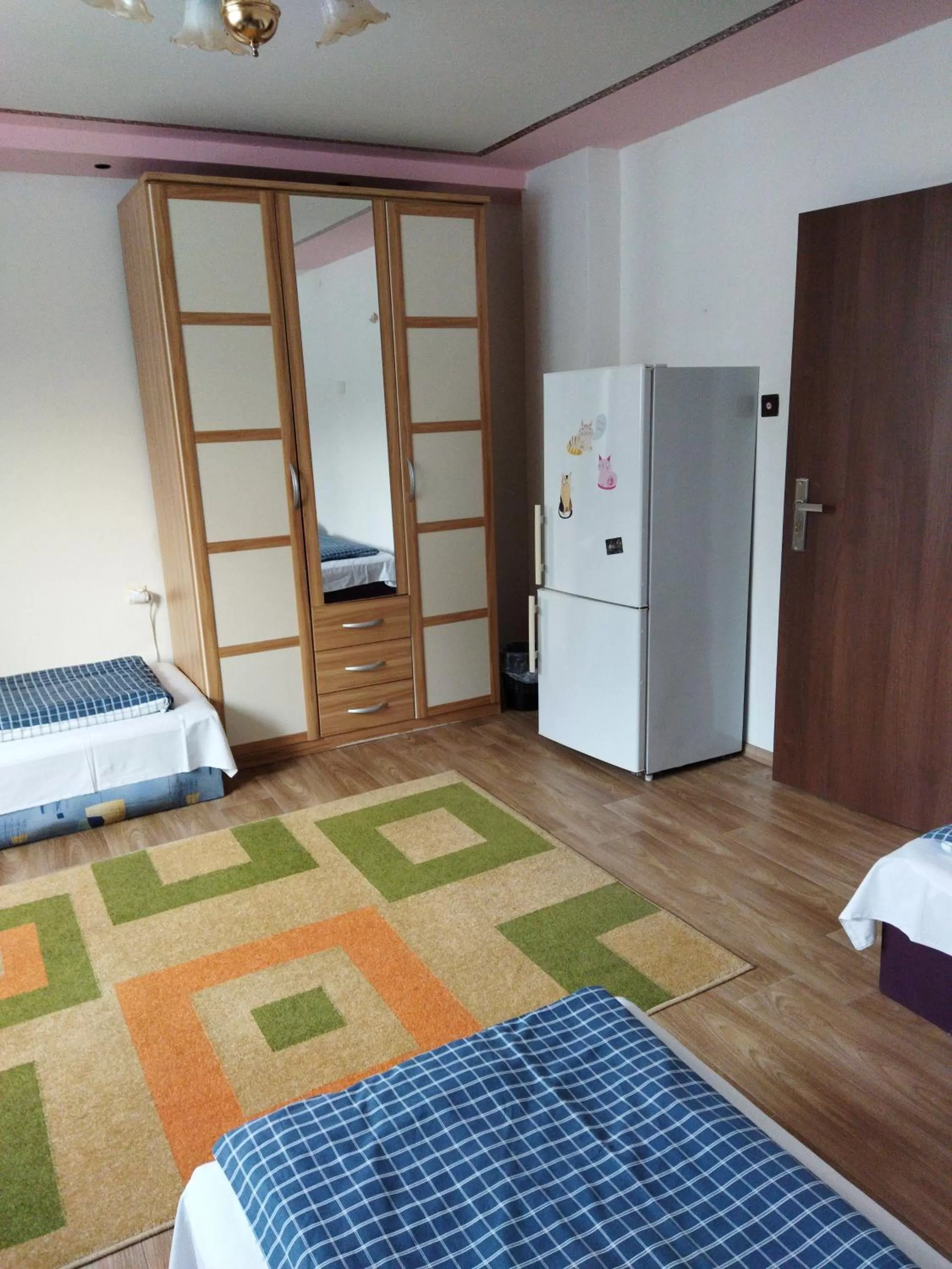 Photo of the whole room in Lucky Cat