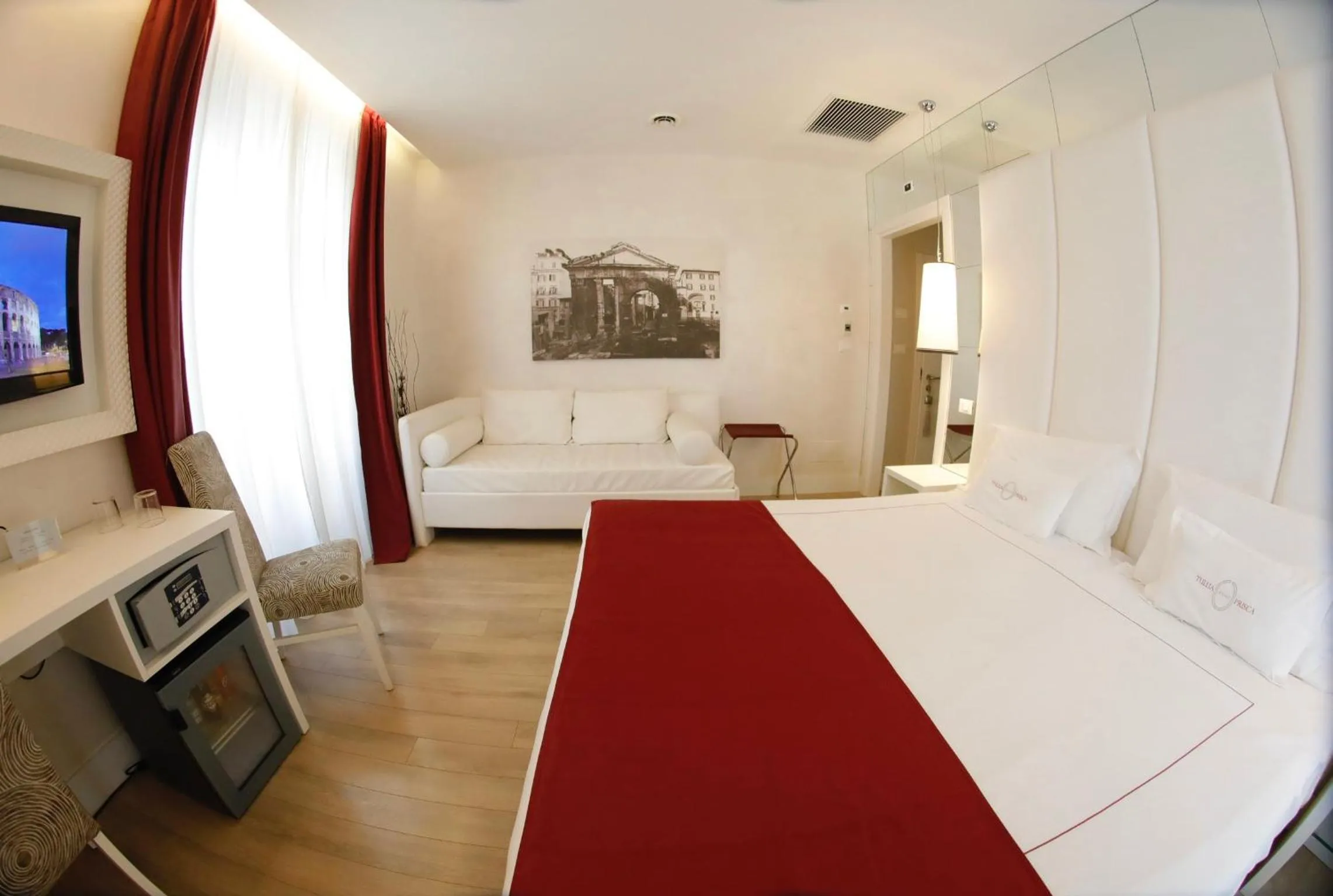 Photo of the whole room, Bed in Tullia&Prisca Relais