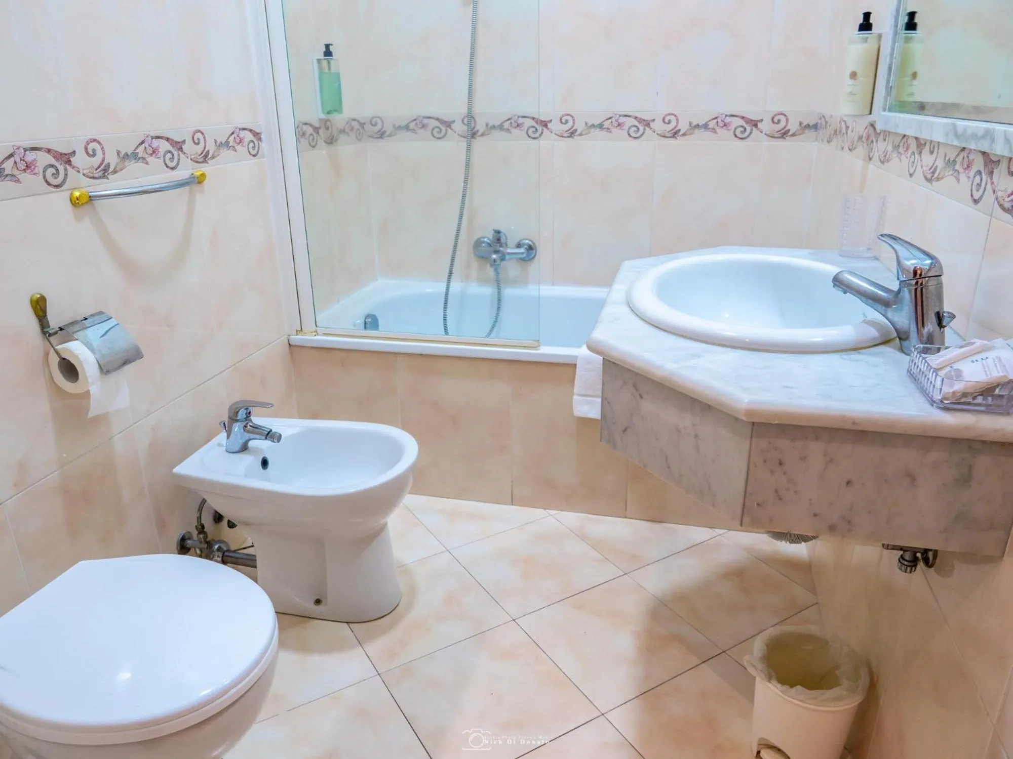 Bath in Hotel Suite Caesar