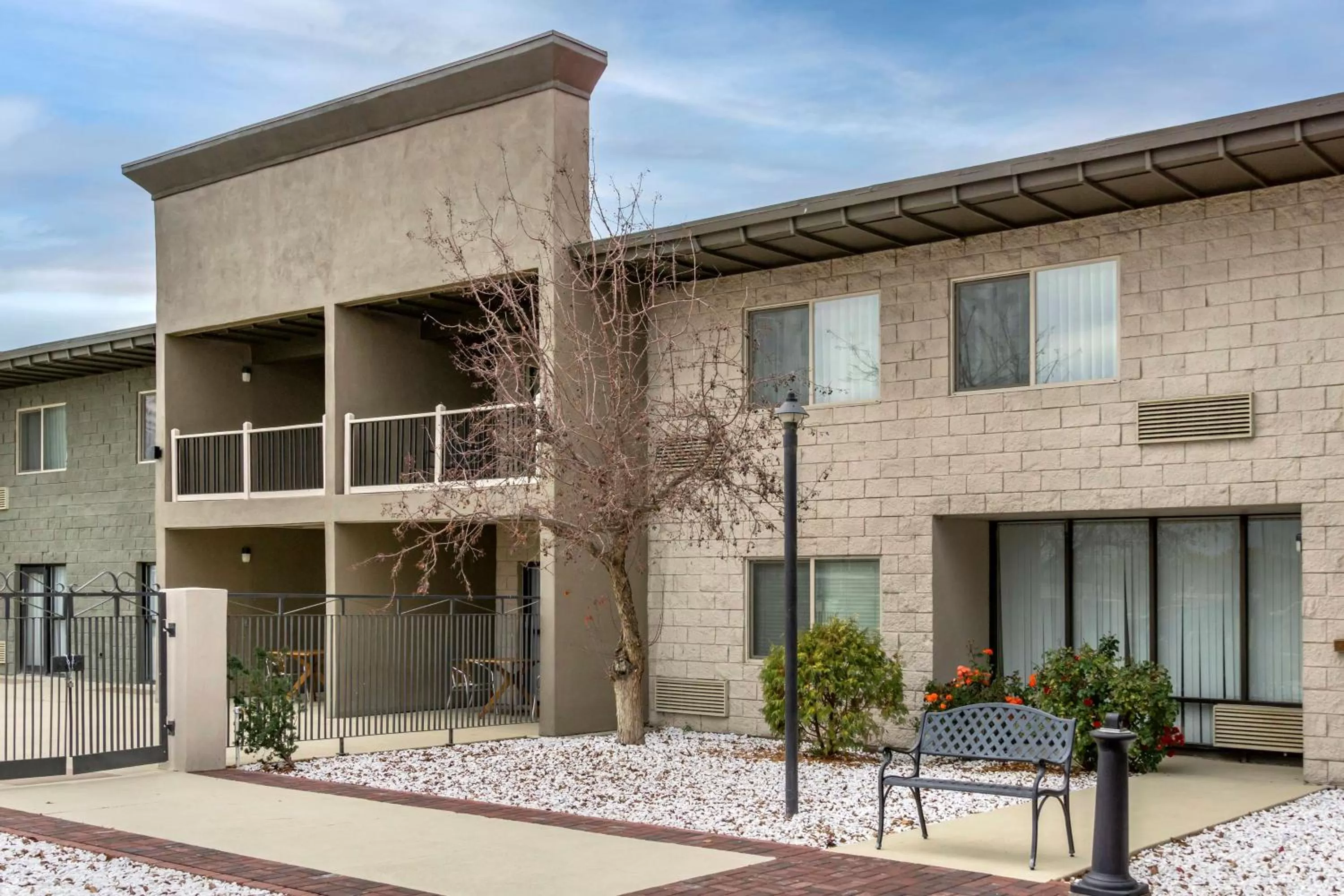 Property building in Best Western PLUS Lake Front Hotel