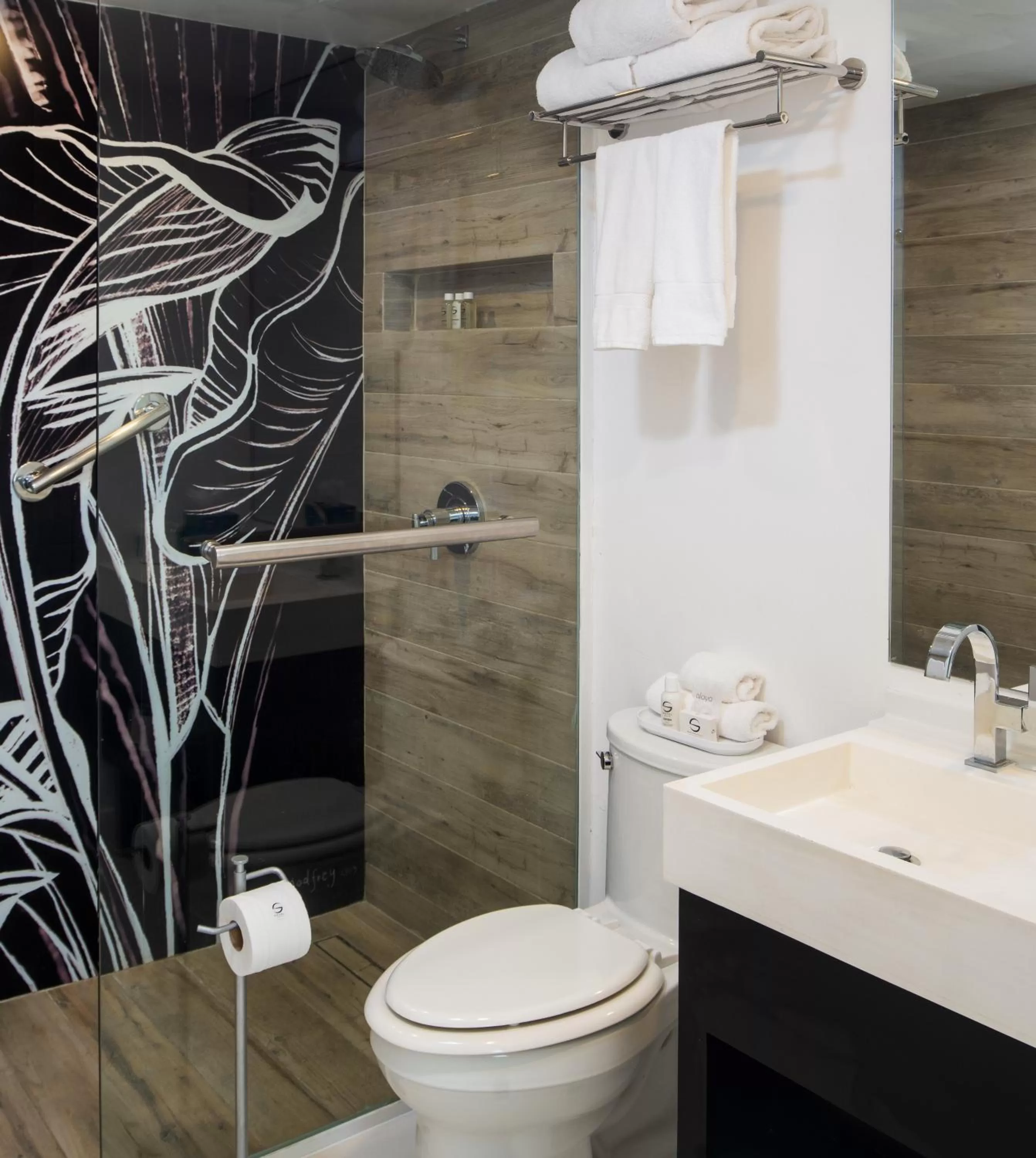 Shower in S Hotel Montego Bay - Luxury Boutique All-Inclusive Hotel