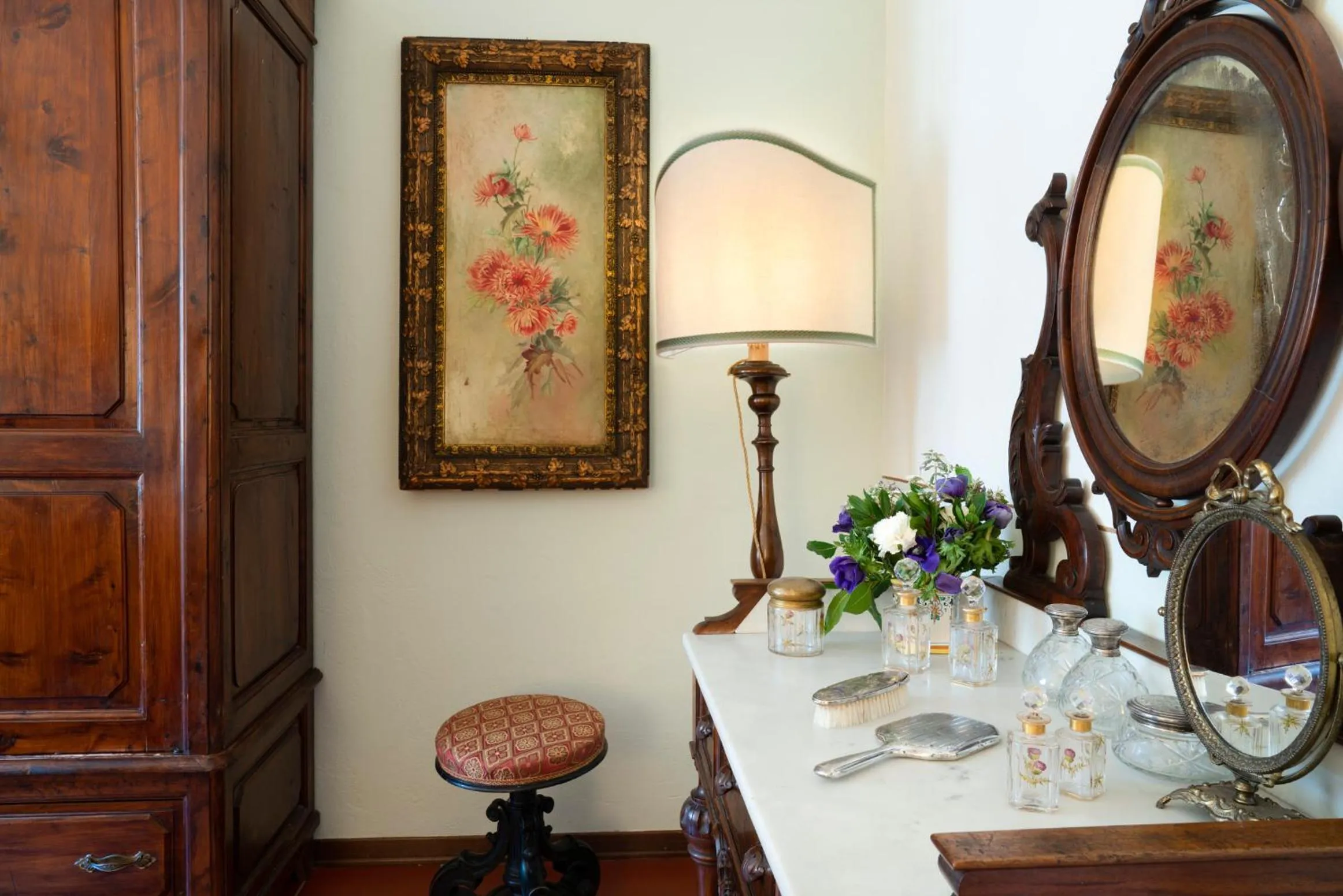 Decorative detail in Borgo San Benedetto