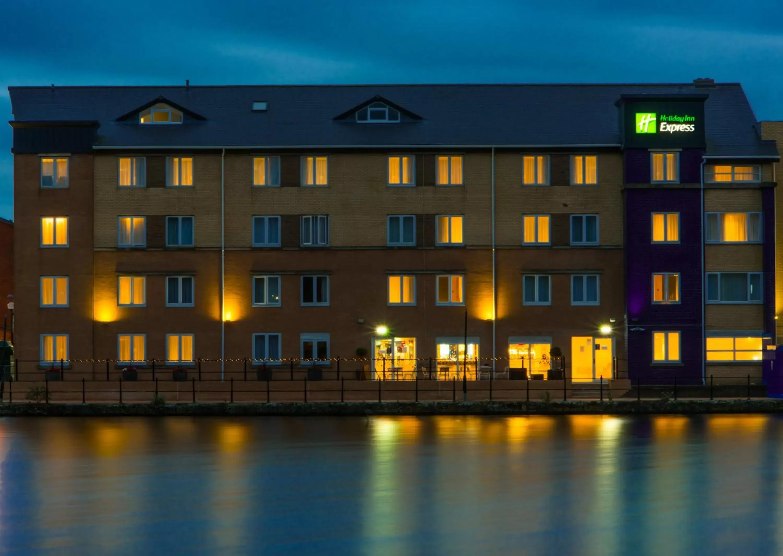 Holiday Inn Express Cardiff Bay by IHG Holiday Inn Express Cardiff Bay by IHG