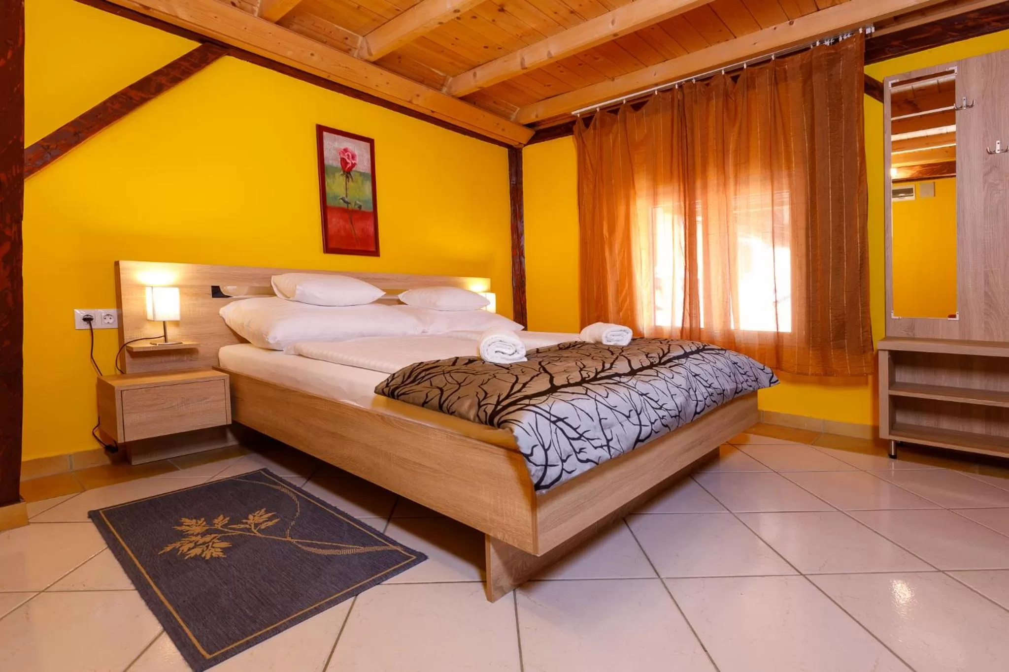 Bed in Central Panzió Gyula