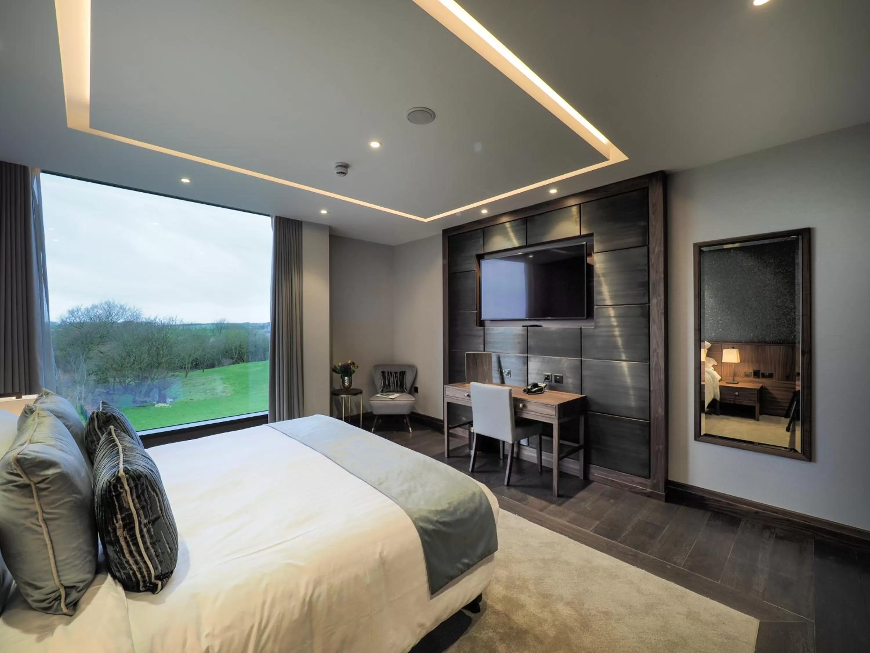 Photo of the whole room, Bed in The Hotel at Mill Farm