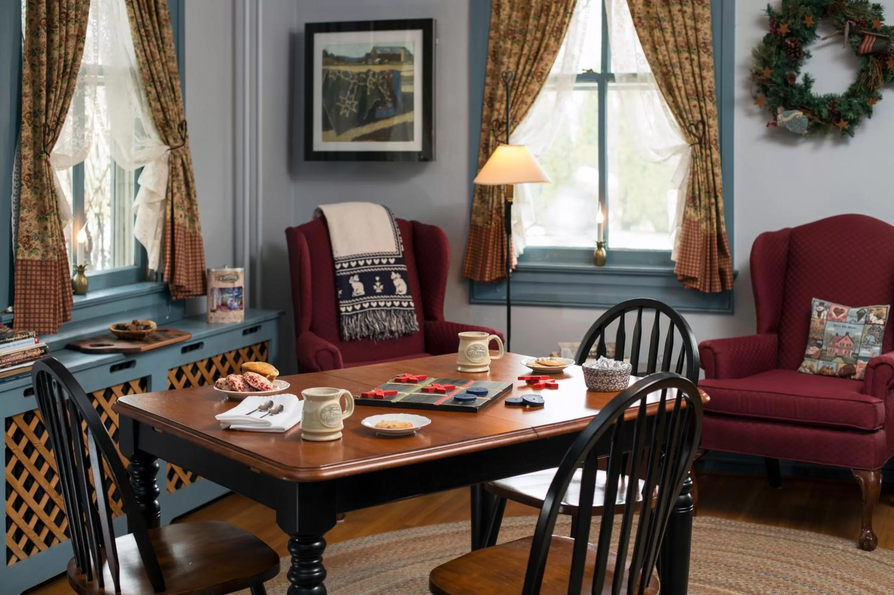 Seating area in 1825 Inn Bed and Breakfast