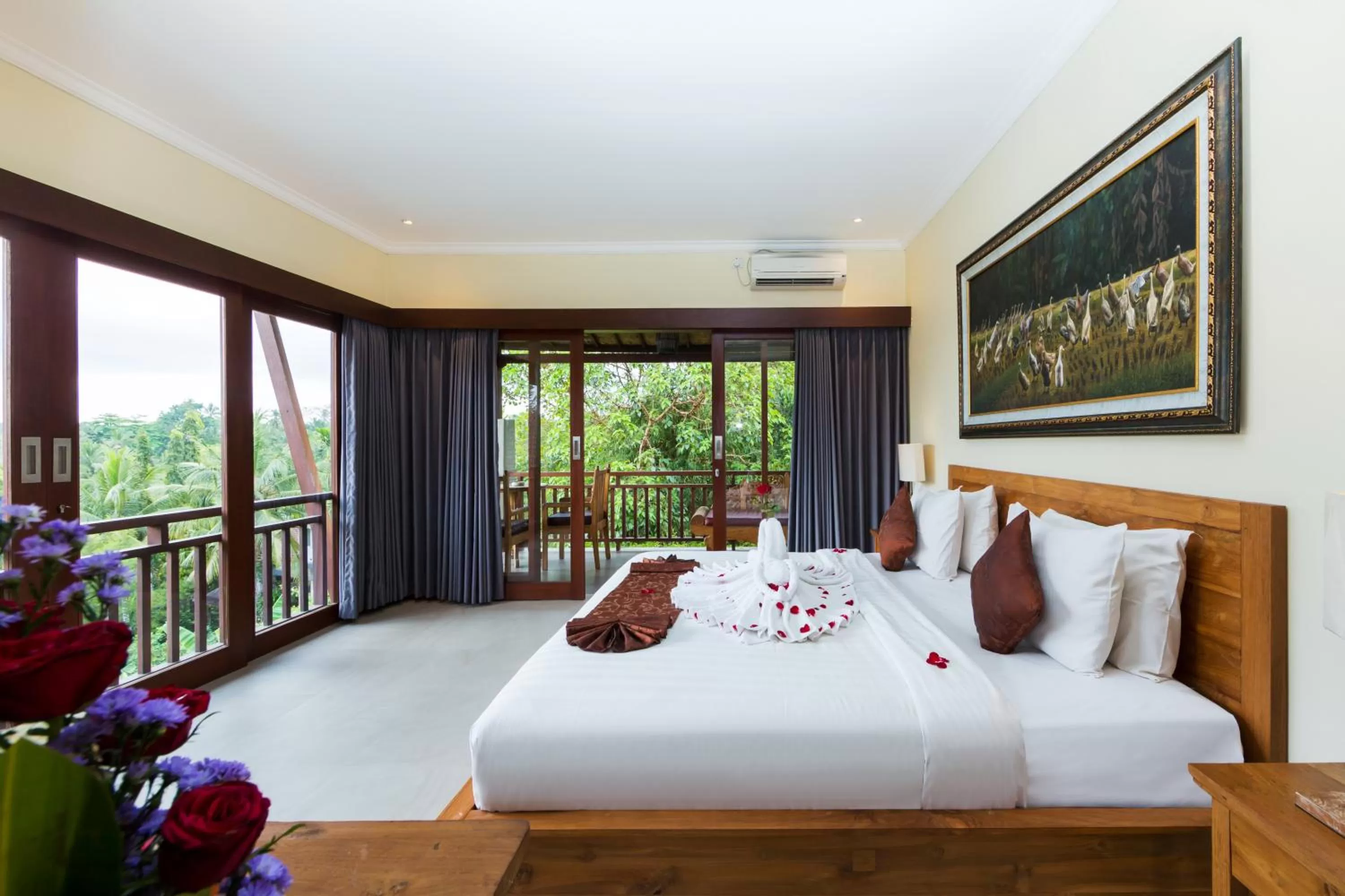 Bed in Alamdini Resort Ubud
